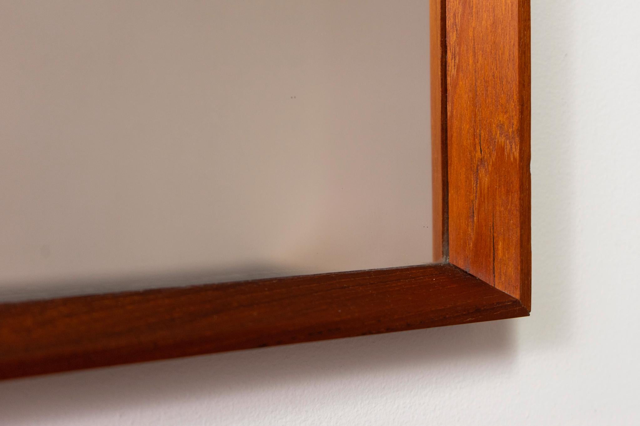 Danese Specchio da parete danese moderno in teak in vendita