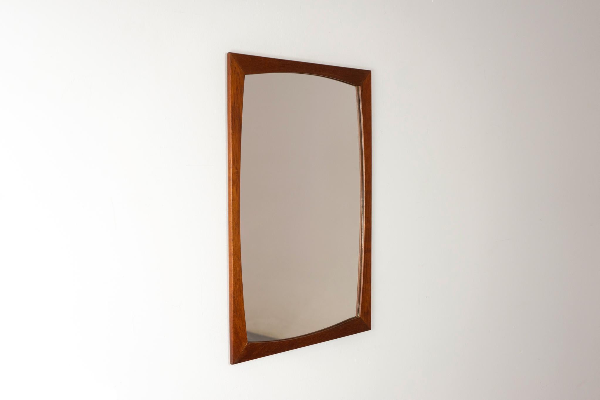 Danois Miroir mural danois moderne en teck en vente