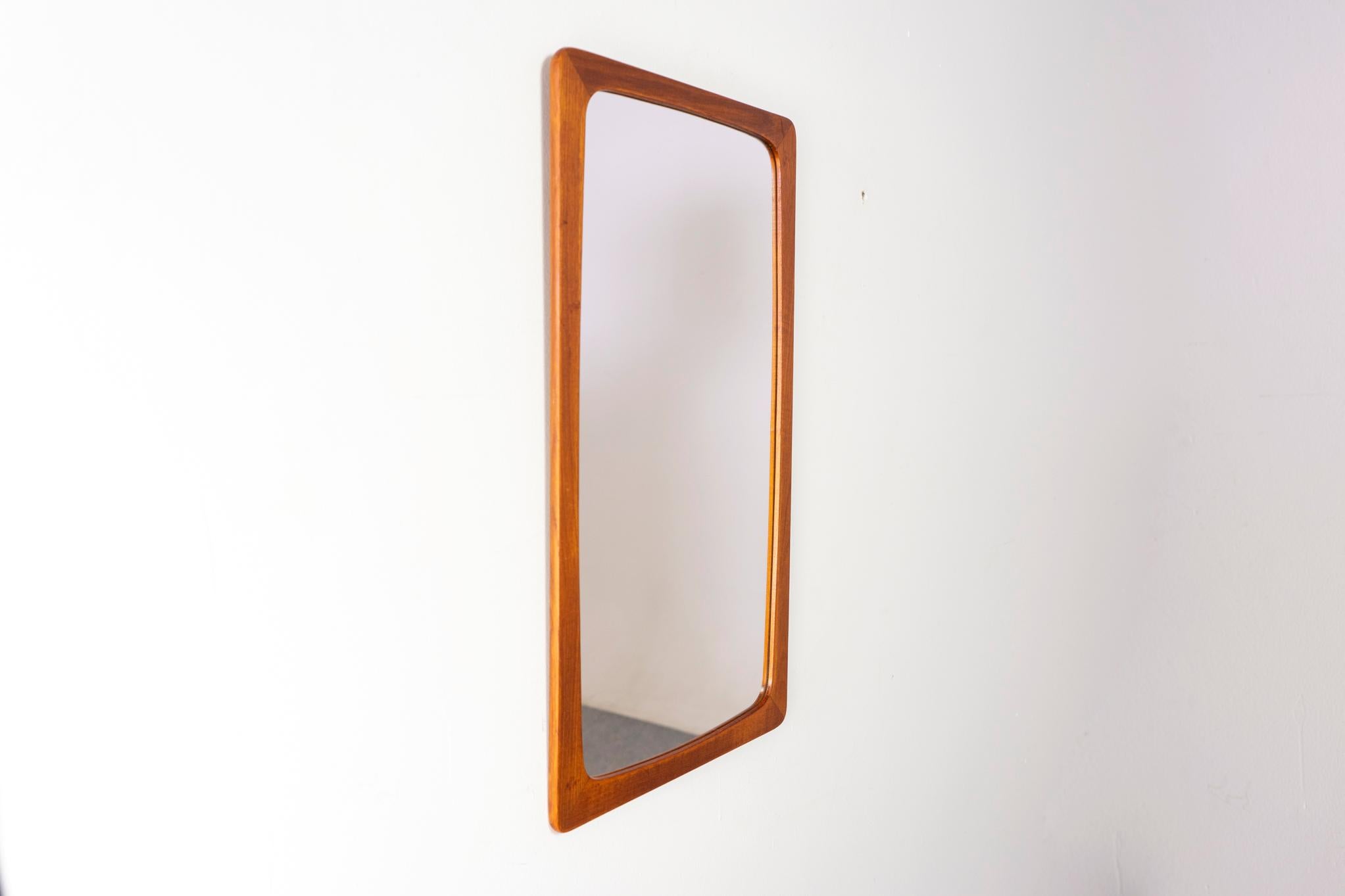 Dänischer Modern Teak Wandspiegel (Spiegel) im Angebot