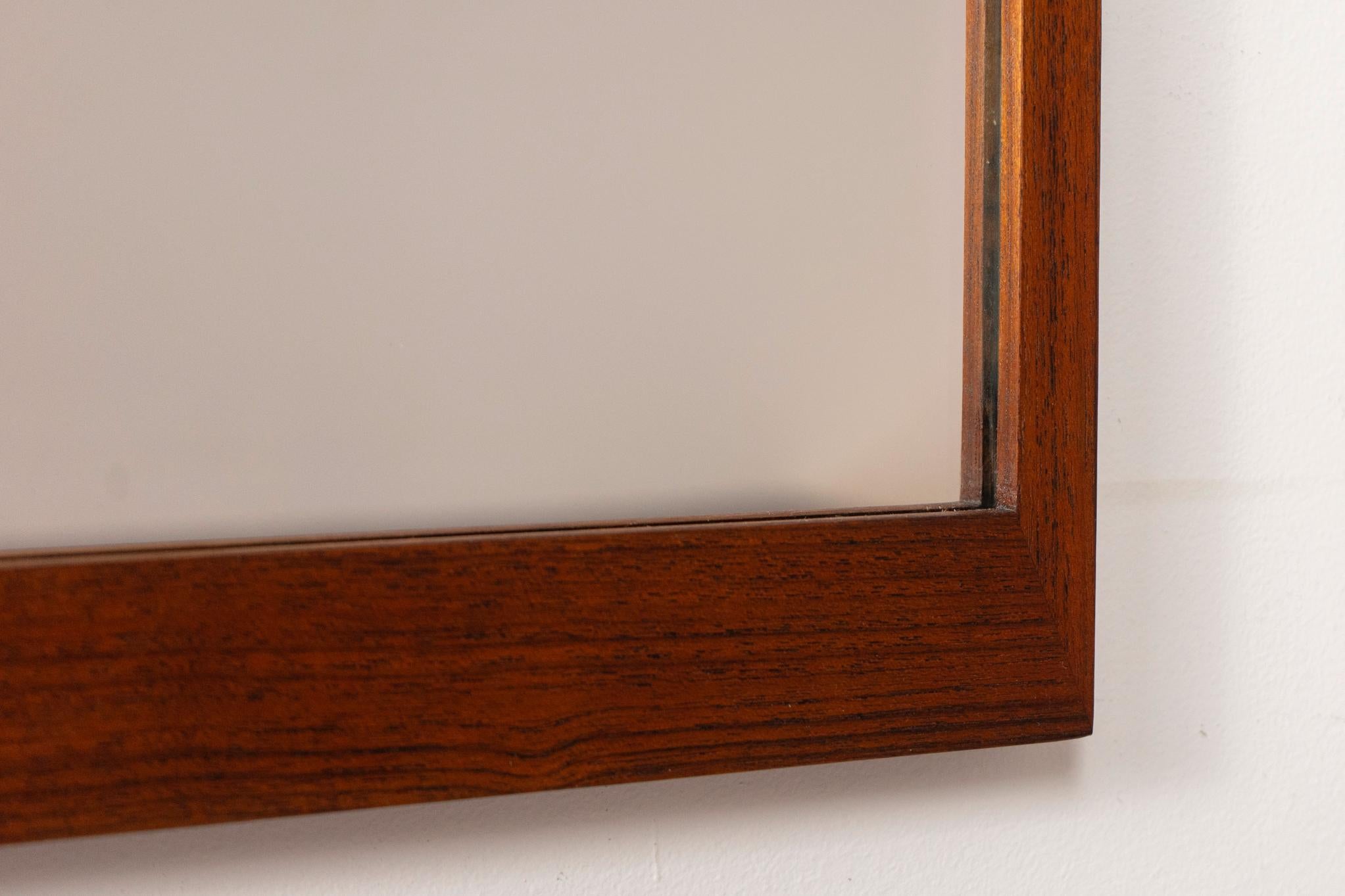 Dänischer Modern Teak Wandspiegel im Angebot 1