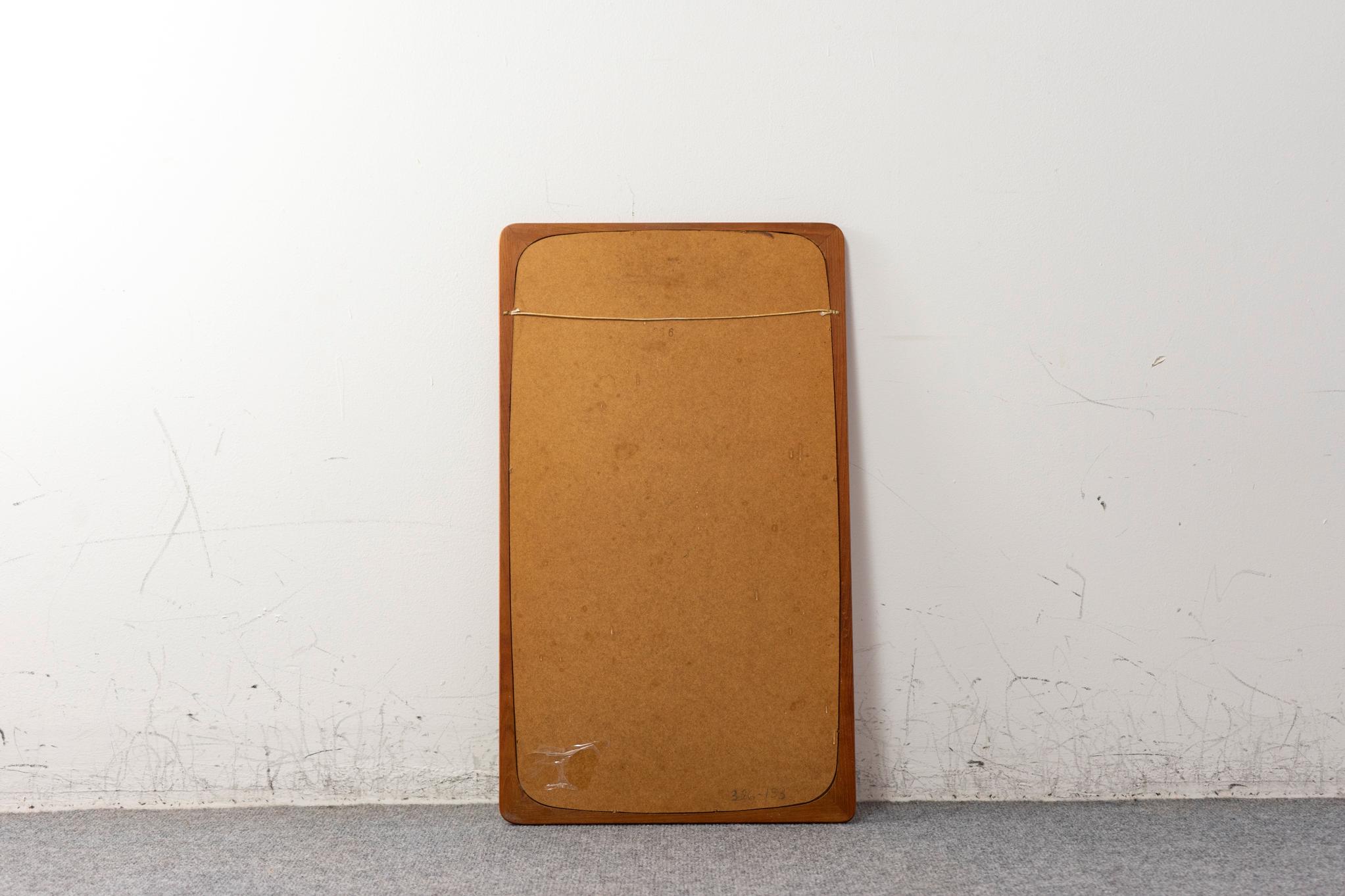 Dänischer Modern Teak Wandspiegel im Angebot 3