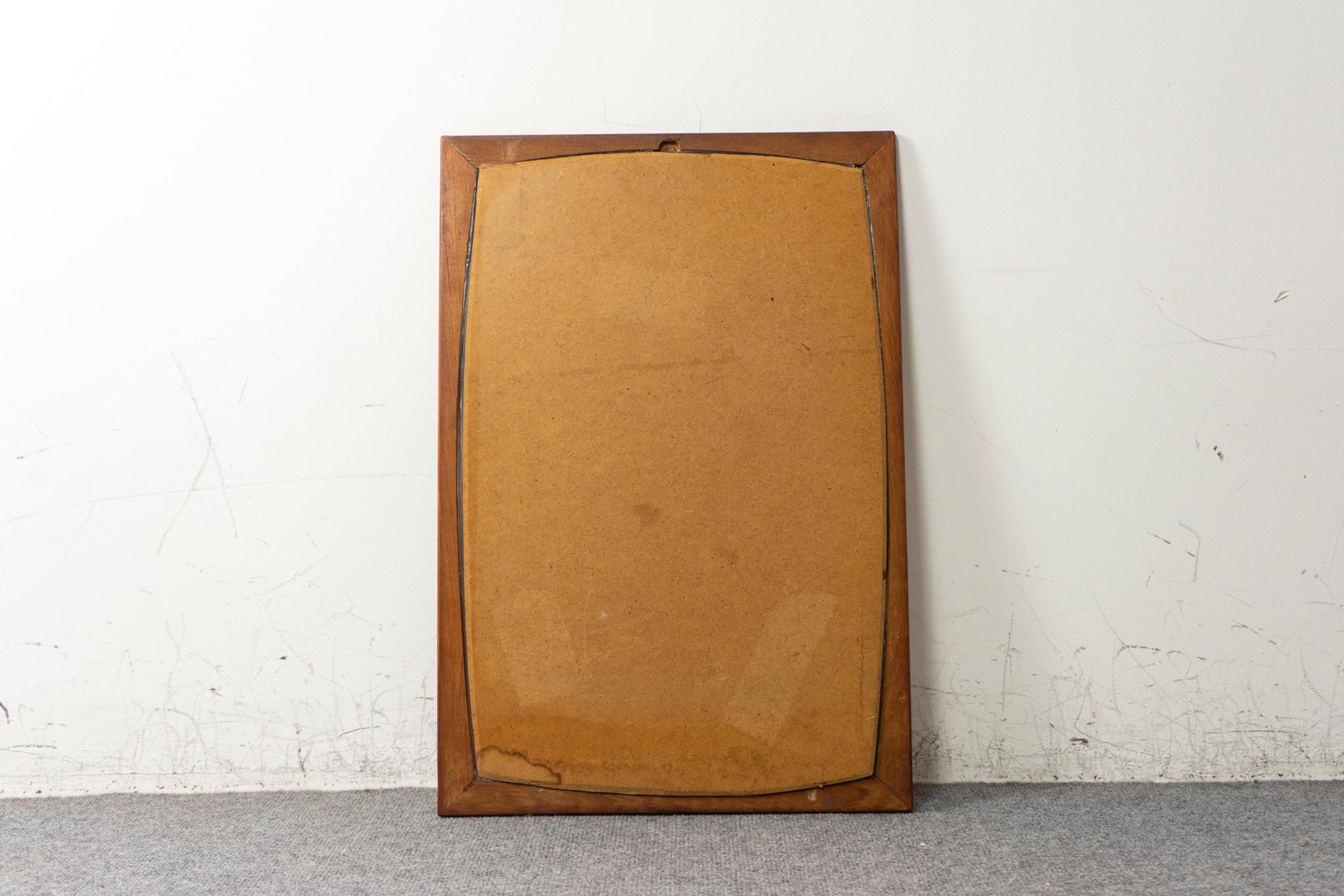 Miroir mural danois moderne en teck en vente 3
