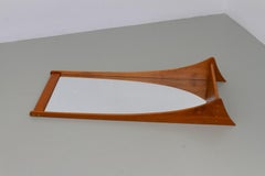 Espejo de pared moderno danés de teca con estante de Jansen Spejle, años 60.