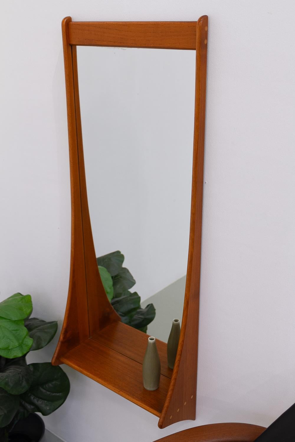Danish Modern Teak Wall Mirror with Shelf by Jansen Spejle, 1960s. For Sale 15