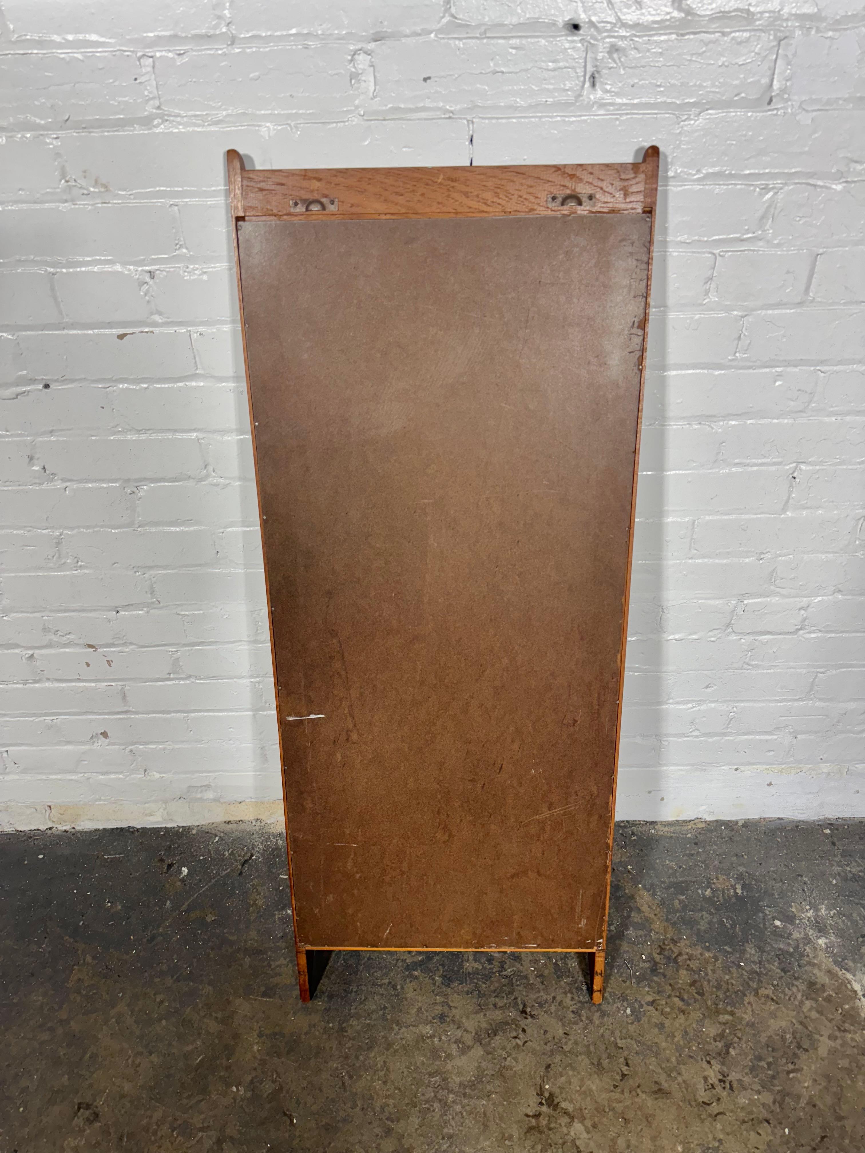 Danois Miroir mural moderne danois en teck avec étagère de Jansen Spejle, années 1960. en vente