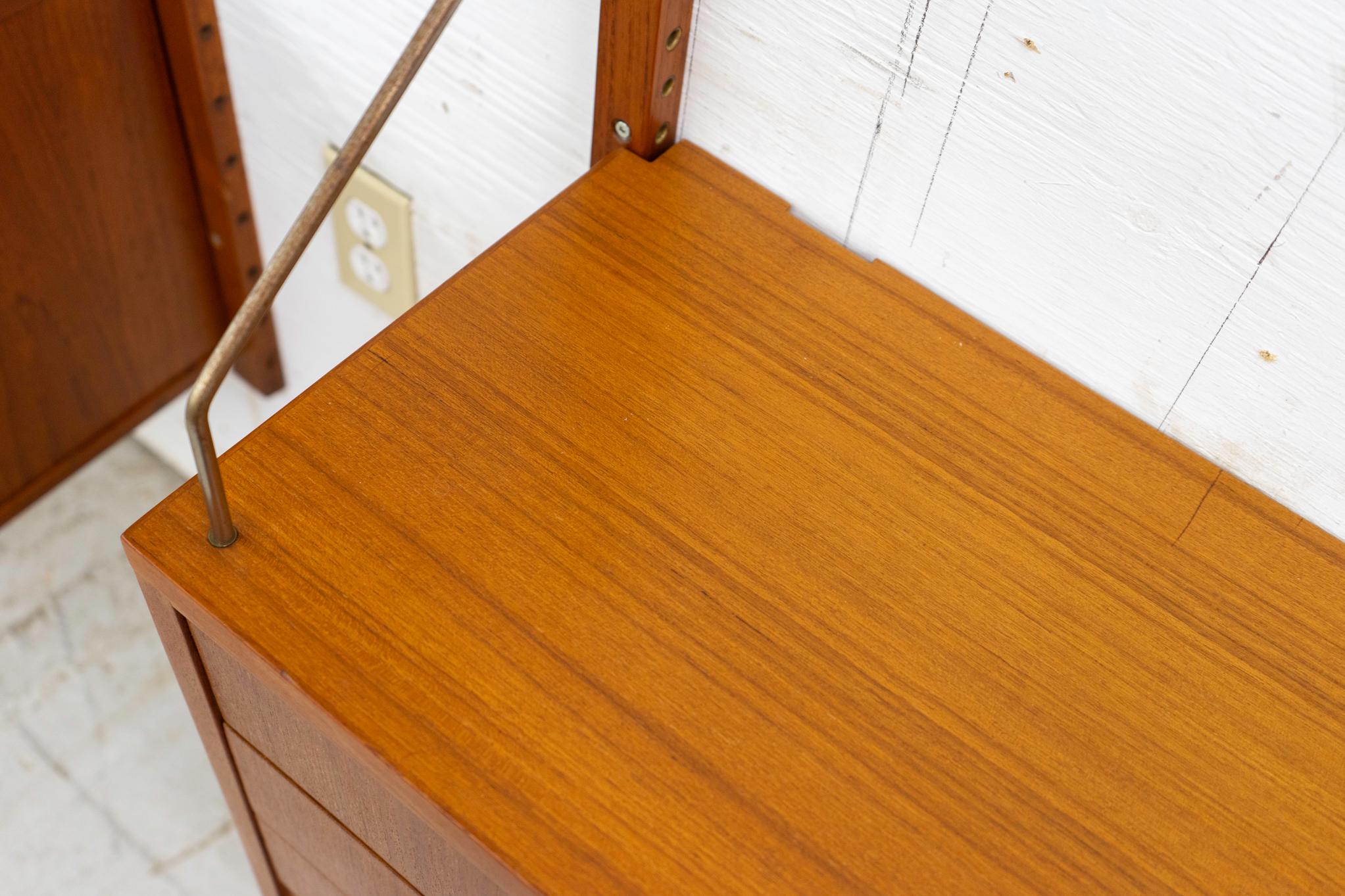 Dänisches Modernes Teakholz-Wandsystem im Angebot 4