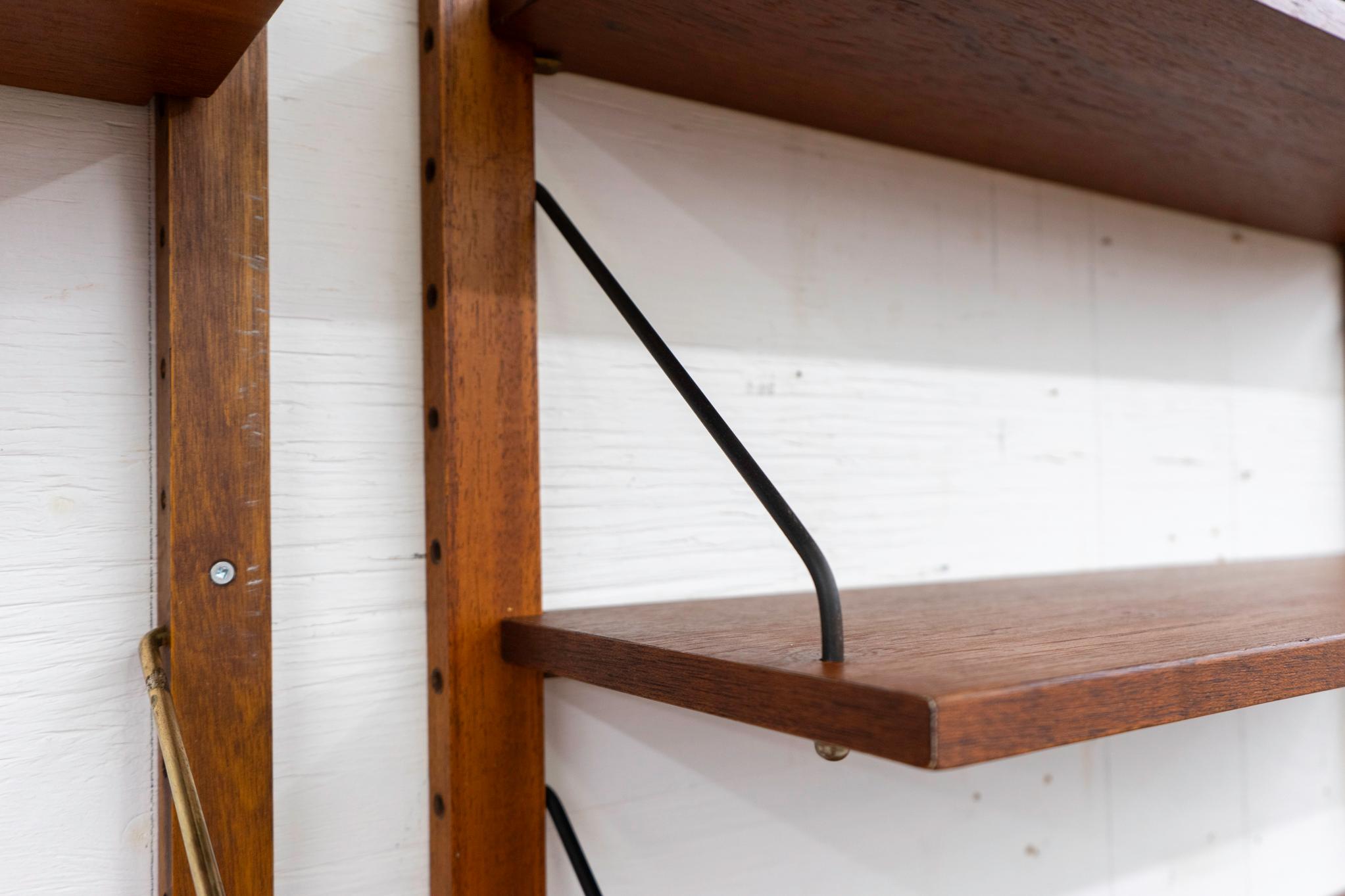 Dänisches Modernes Teakholz-Wandsystem im Angebot 4