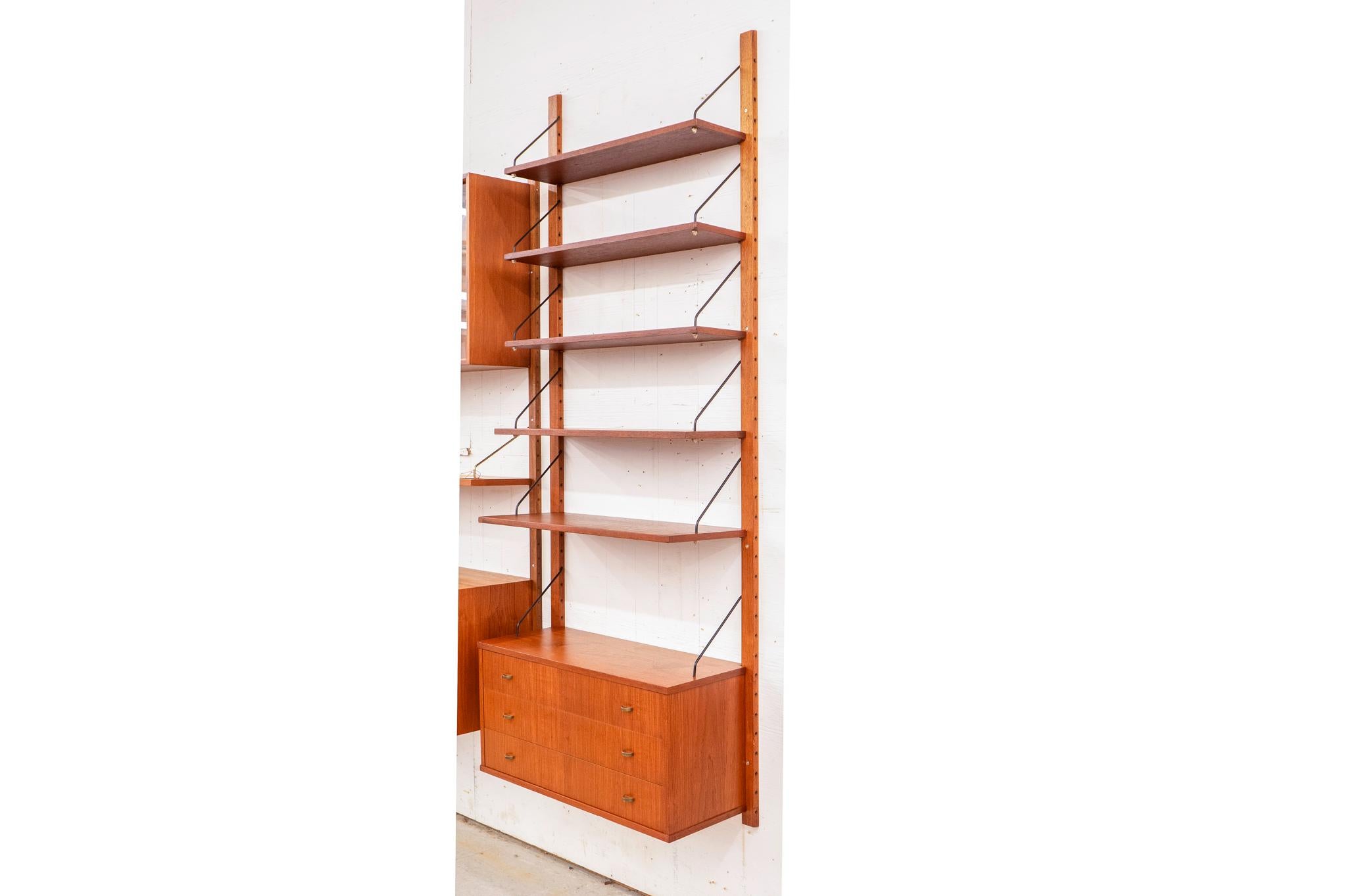 Dänisches Modernes Teakholz-Wandsystem im Angebot 1