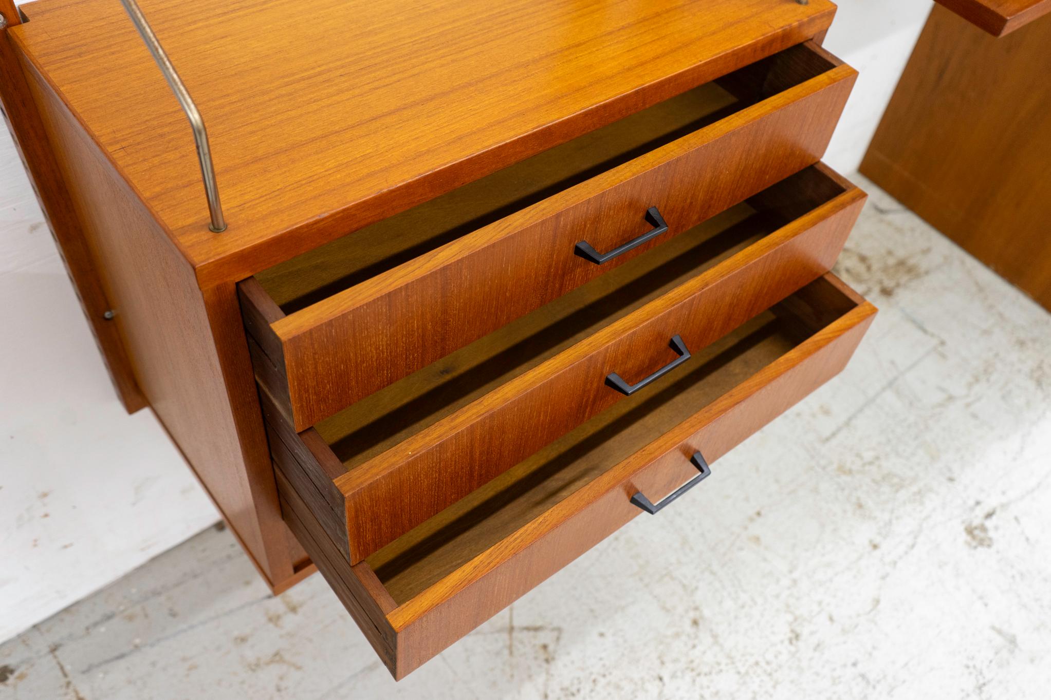 Dänisches Modernes Teakholz-Wandsystem im Angebot 2