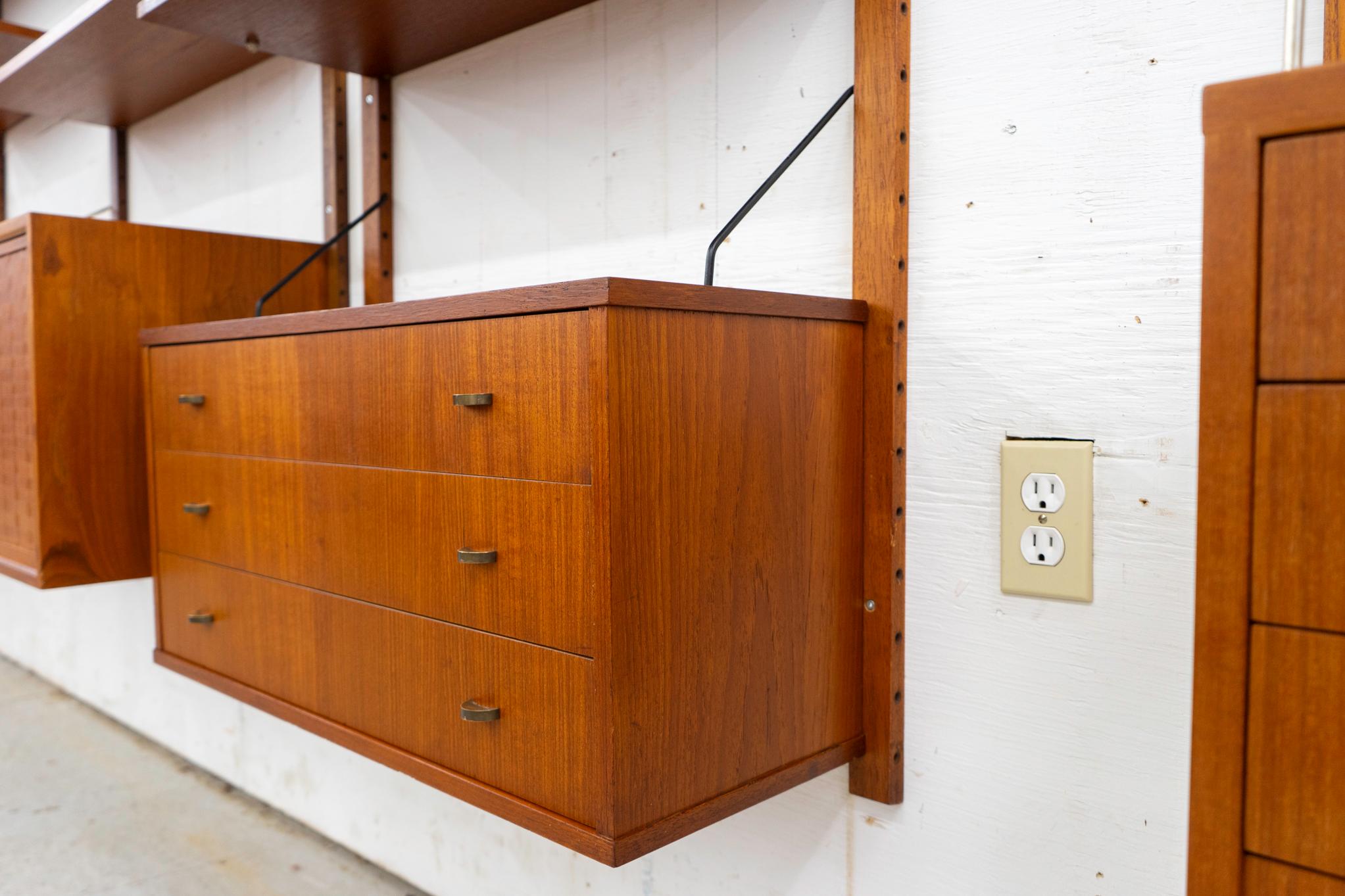 Dänisches Modernes Teakholz-Wandsystem im Angebot 2