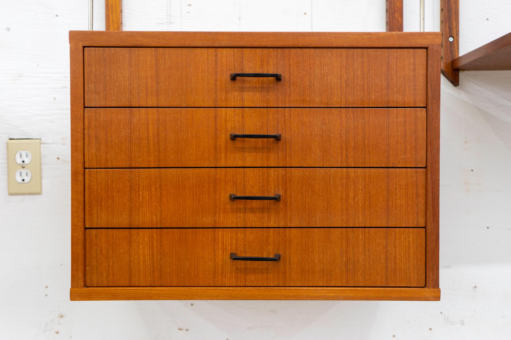 Dänisches Modernes Teakholz-Wandsystem im Angebot 3