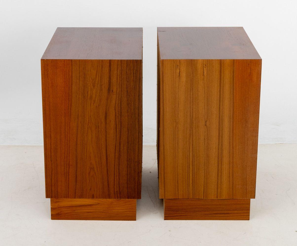 Danish Modern Teak Wood Chest of Drawers, Pair For Sale 1