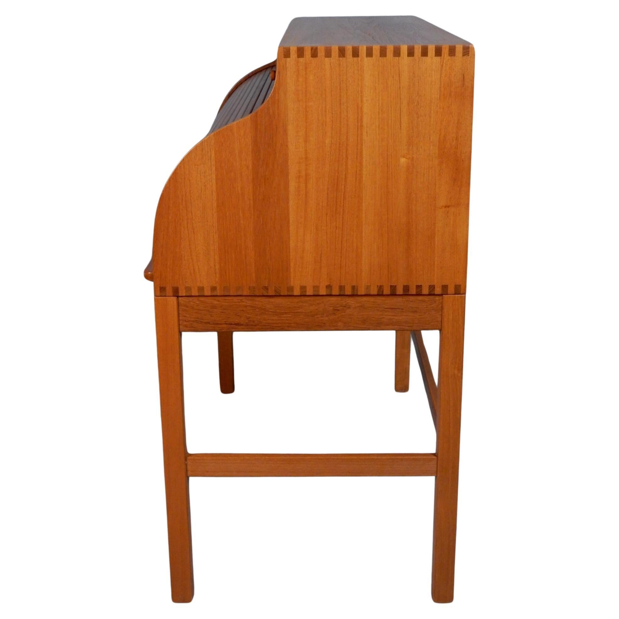 Dänischer Moderner Teakholz-Schreibtisch von Andreas Hansen, 1960er Meisterwerk mit Rollenplatte im Angebot 1