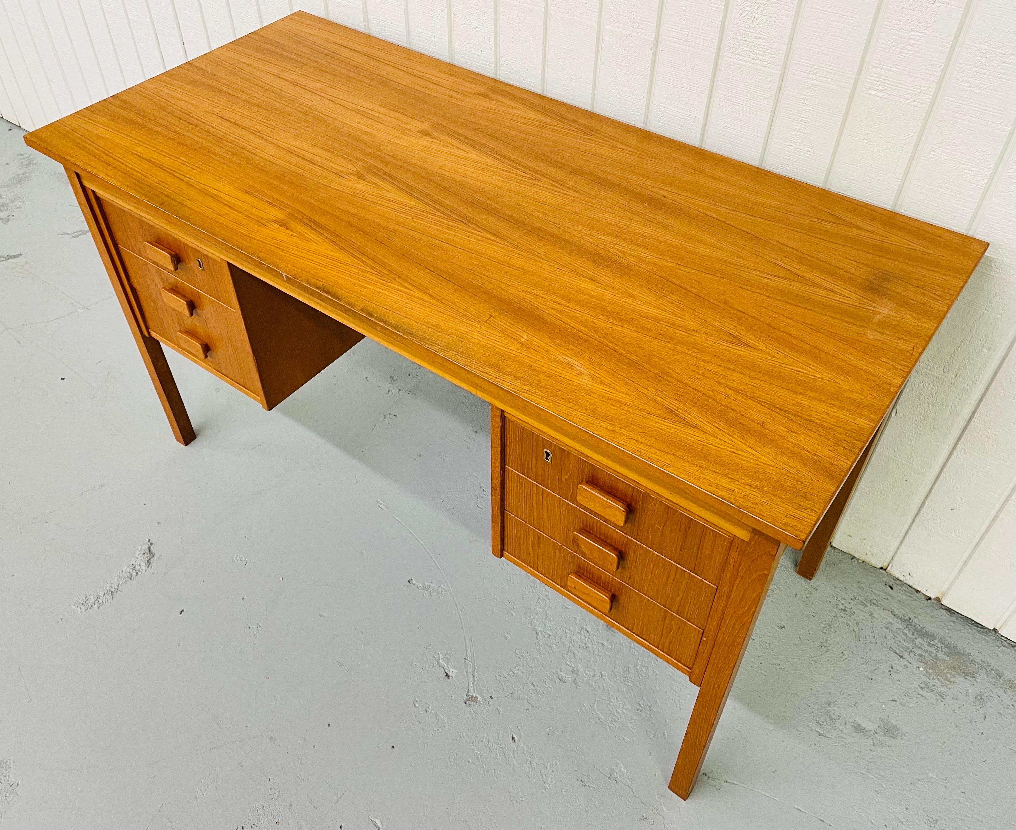 Danish Modern Teak Writing Desk In Good Condition In Clarksboro, NJ