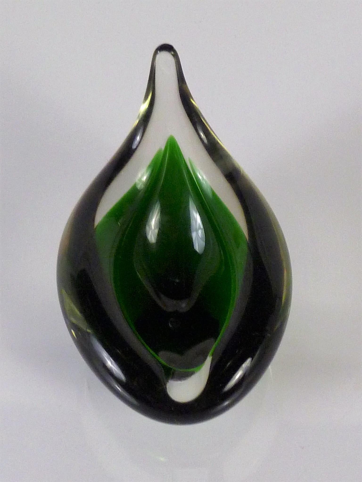 Danese Vaso moderno danese a goccia in vetro verde scuro e trasparente Per Luken Holmegaard 1959 in vendita