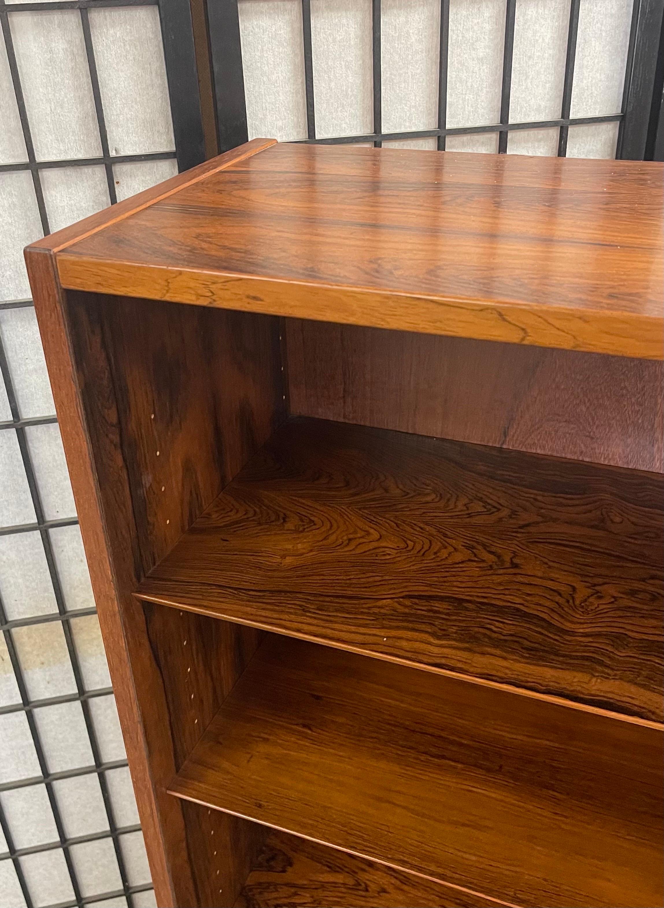 Danish Modern Ten Shelf Rosewood Bookcase in the Style of Poul Hundevad In Good Condition For Sale In San Diego, CA