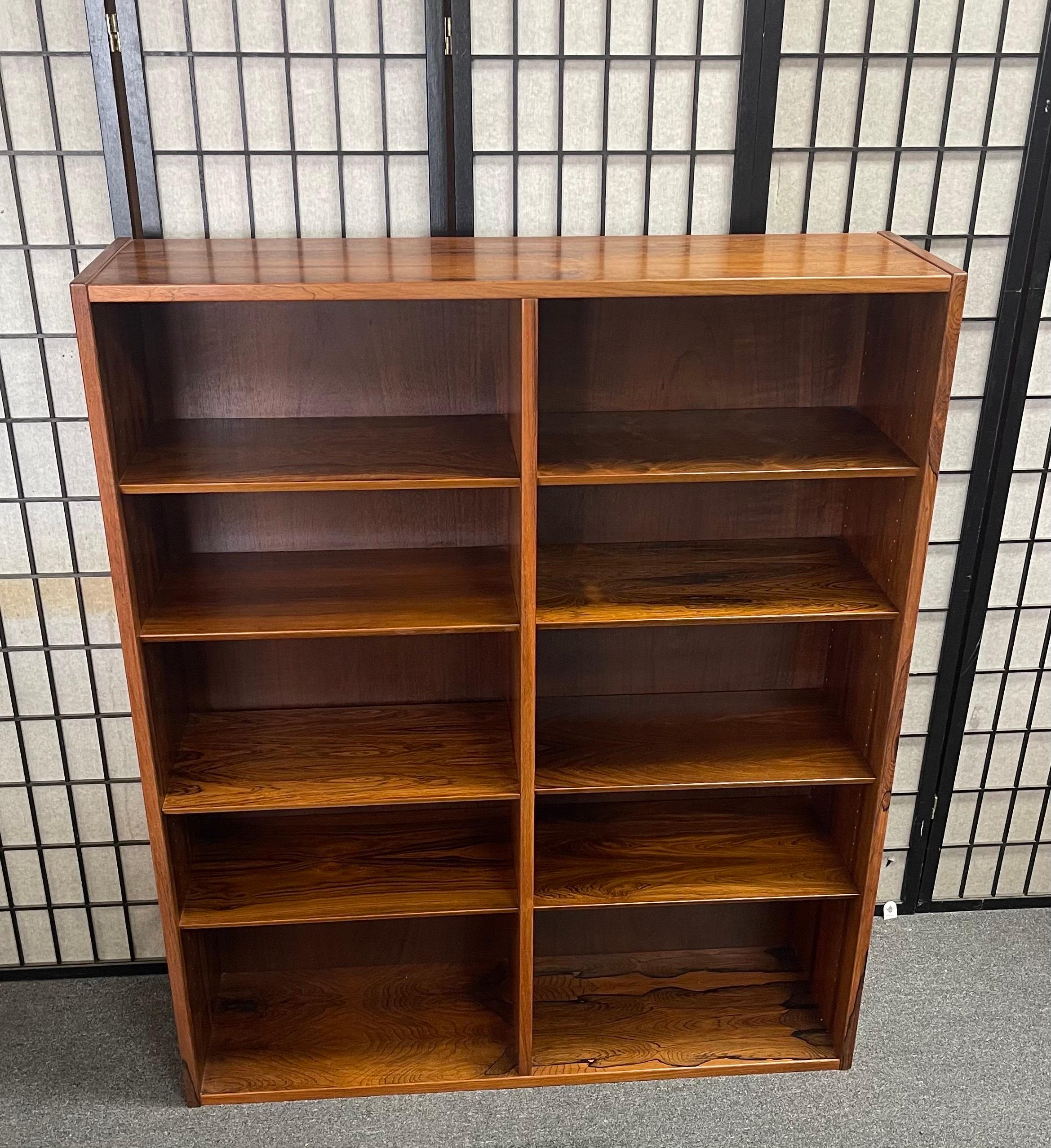Danish Modern Ten Shelf Rosewood Bookcase in the Style of Poul Hundevad For Sale 1