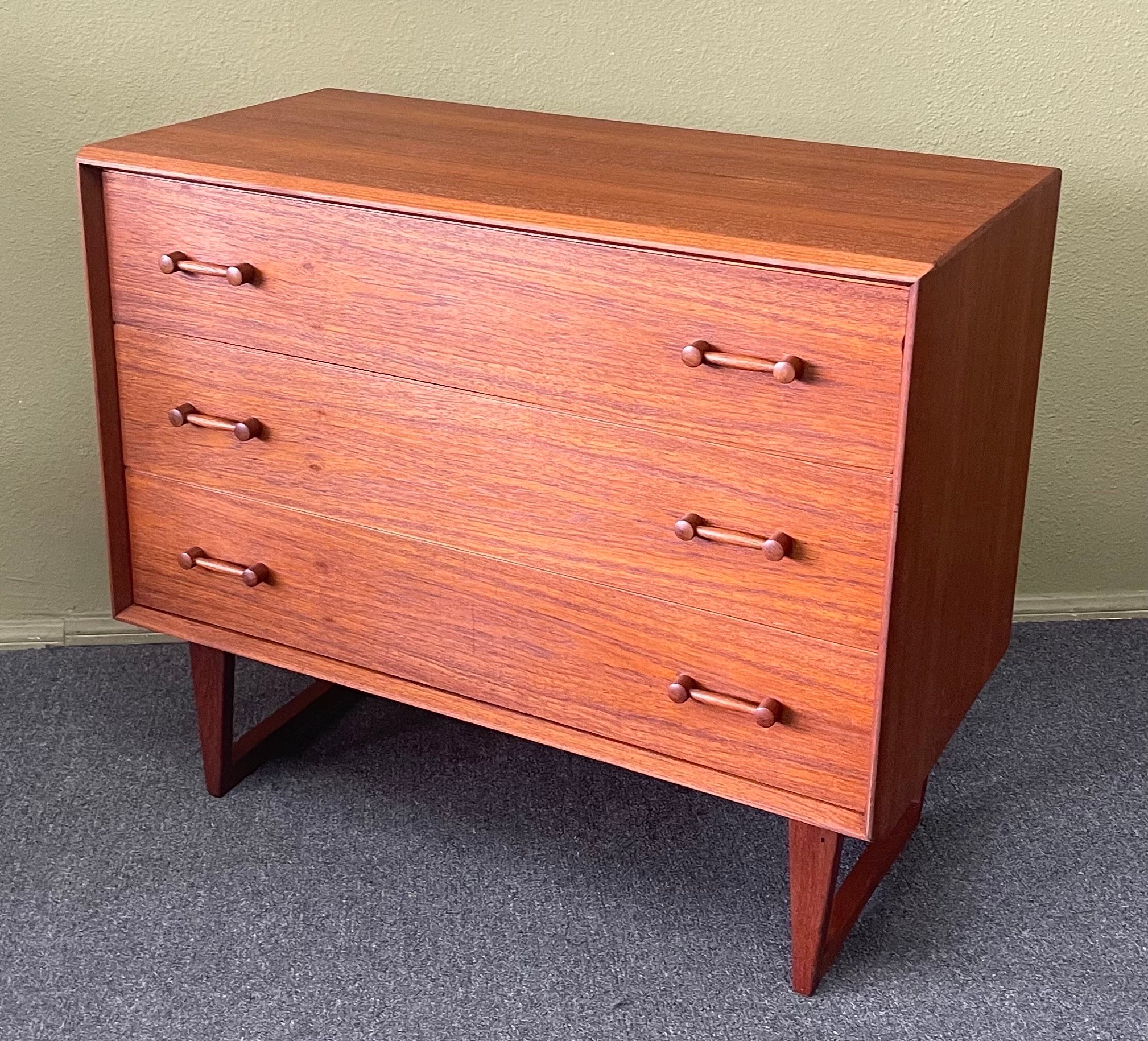 Absolutely gorgeous Danish modern three-drawer teak dresser / chest by Borge Mogensen, circa 1960s. The piece has been professionally refinished and looks fantastic! It is of superb quality with a beveled edge front, dove tailed drawers and a