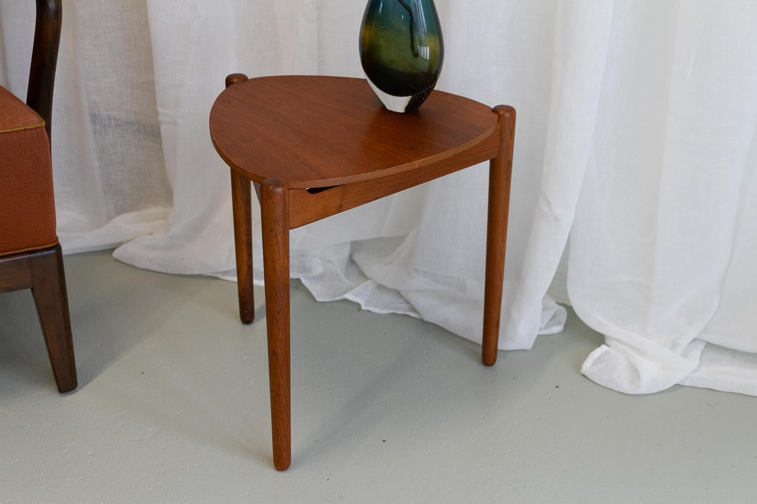 Danish Modern Three Legged Teak Side Table and Stool by Hans Olsen, 1950s. For Sale 1