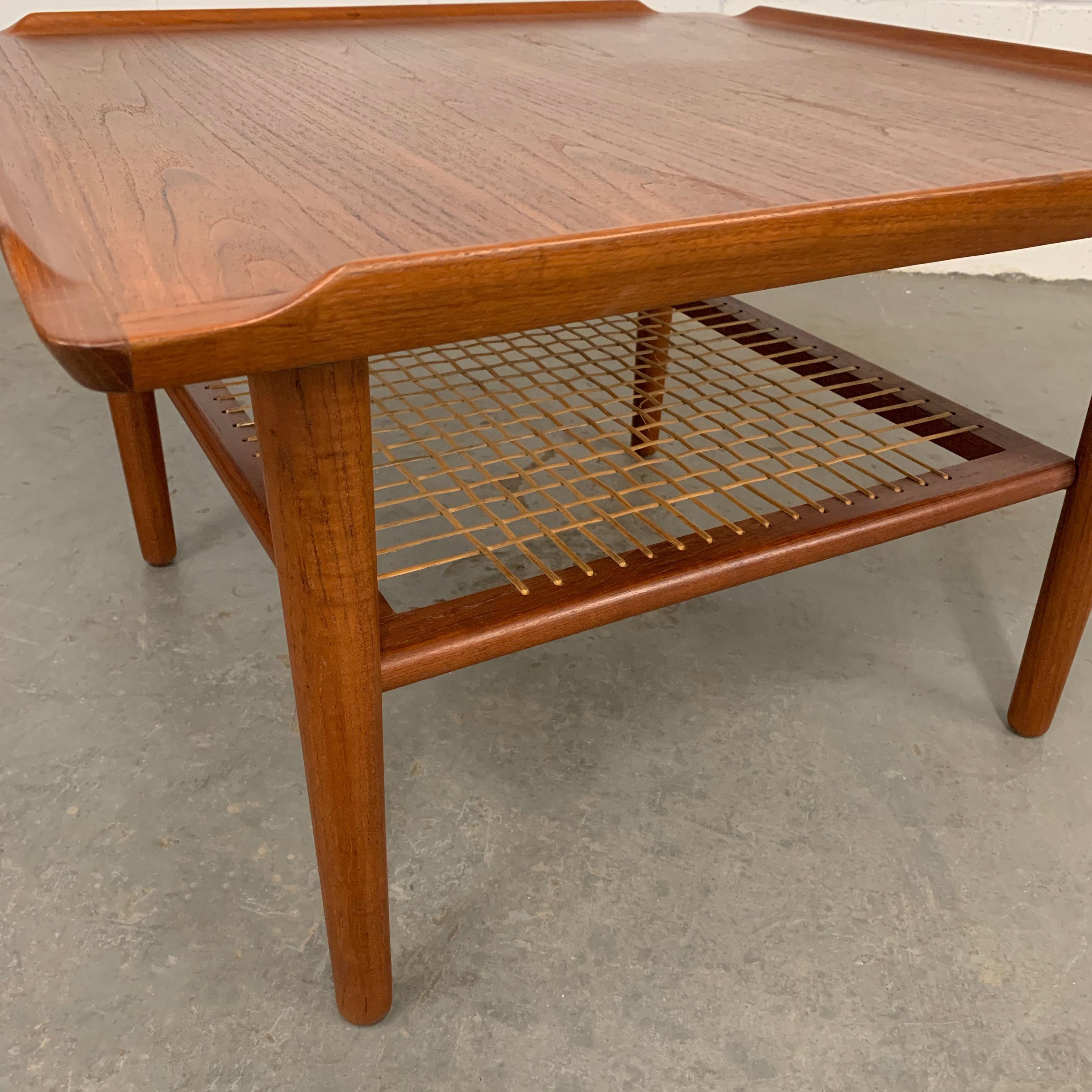 Danish Modern Tiered Teak Coffee Occasional Table In Good Condition In Brooklyn, NY