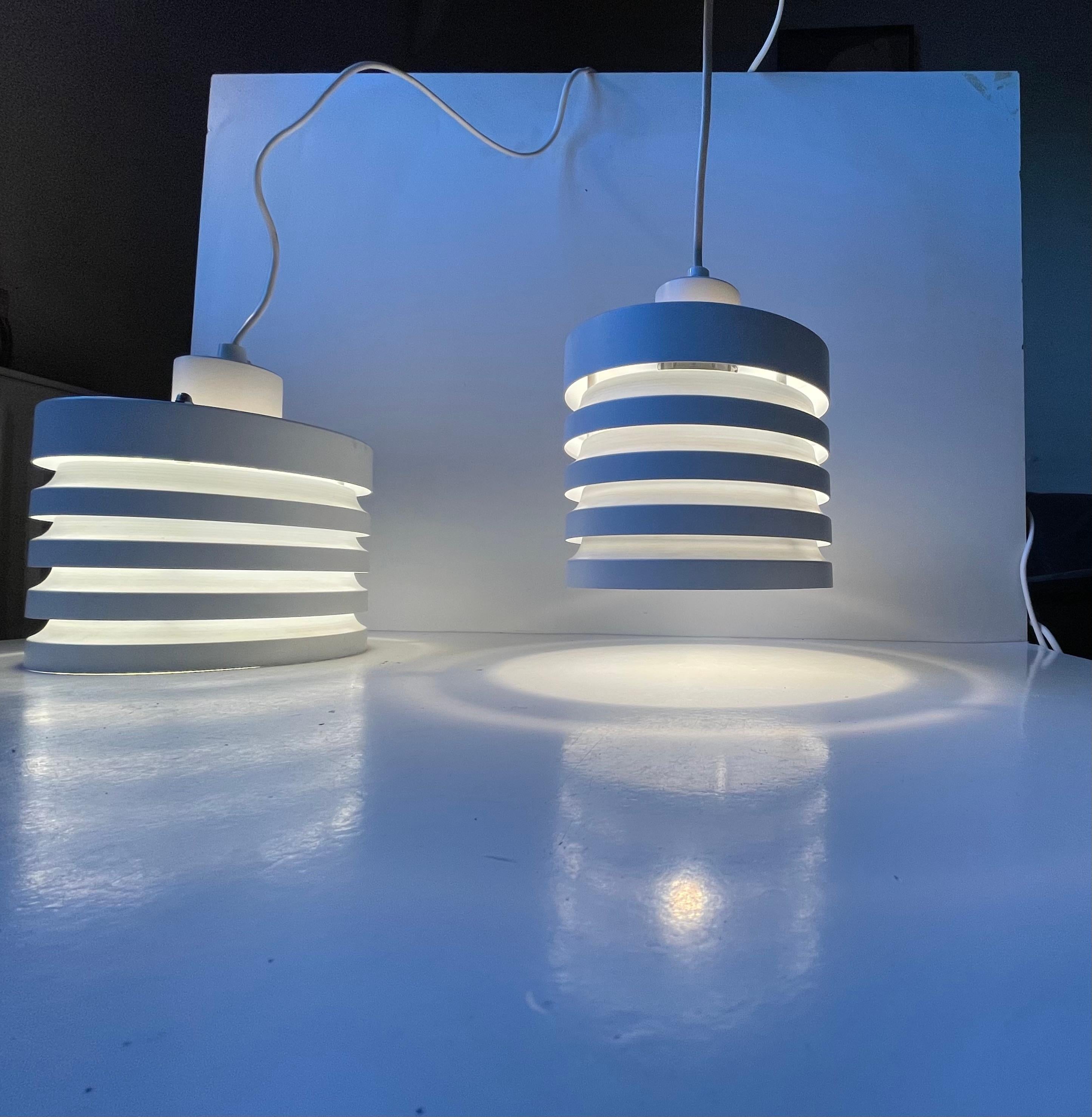 Dänische moderne weiße Pendelleuchten in Reihen von Knud Christensen, 1970er Jahre im Angebot 2