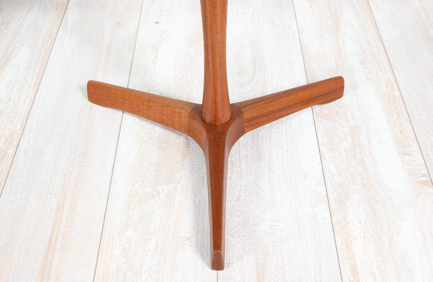 Danish Modern Tri-Leg Teak Side Table by Hans C. Andersen In Excellent Condition In Los Angeles, CA