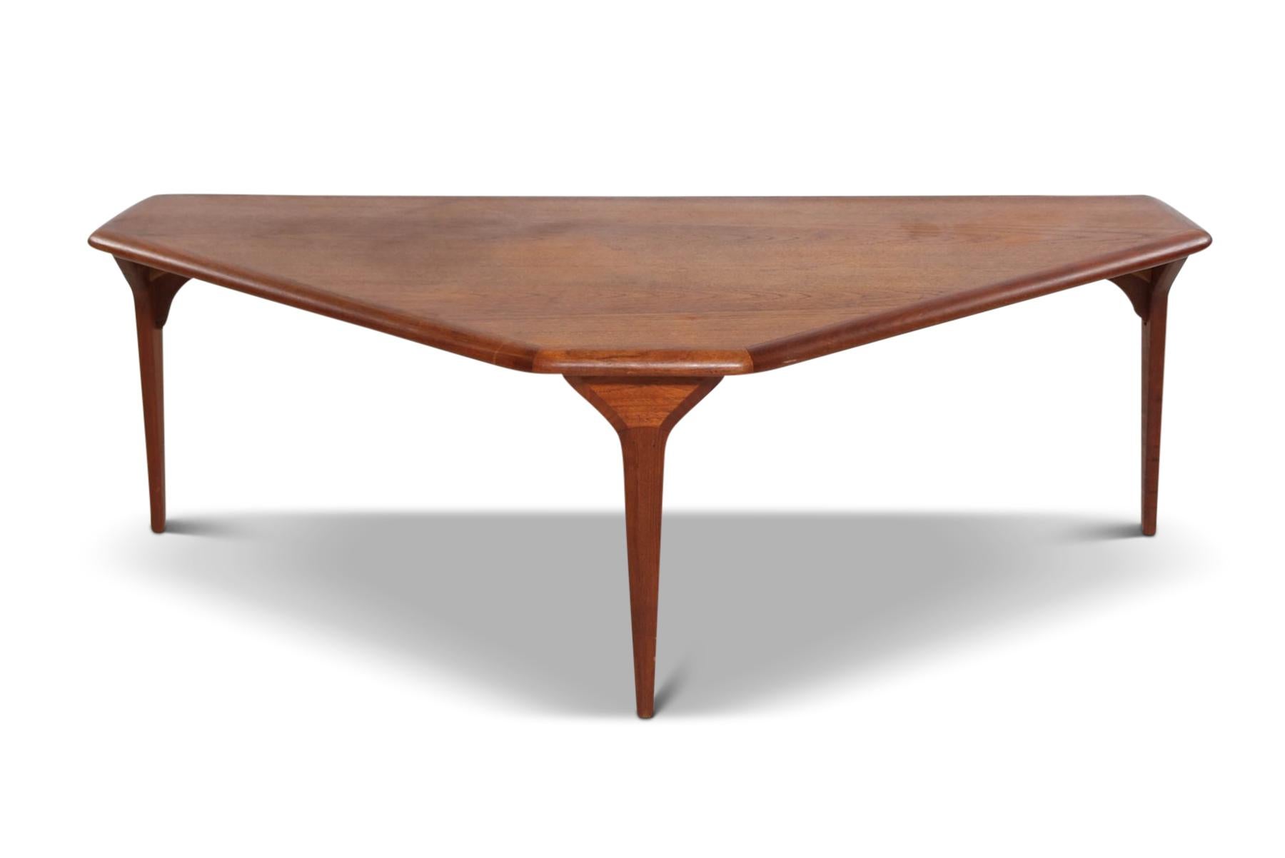 Danish Modern Triangular Teak Midcentury Coffee Table In Good Condition For Sale In Berkeley, CA