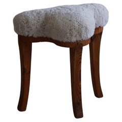 Danish Modern Tripod Stool in Solid Pine, Reupholstered Seat in Lambswool, 1950s