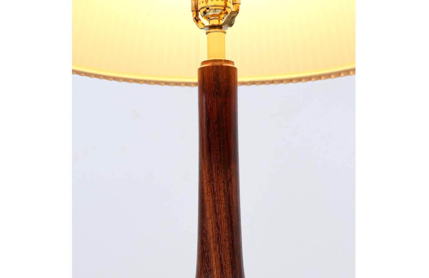 Expertly Restored - Danish Modern Turned Solid Teak Tear Drop Table Lamp In Excellent Condition For Sale In Los Angeles, CA