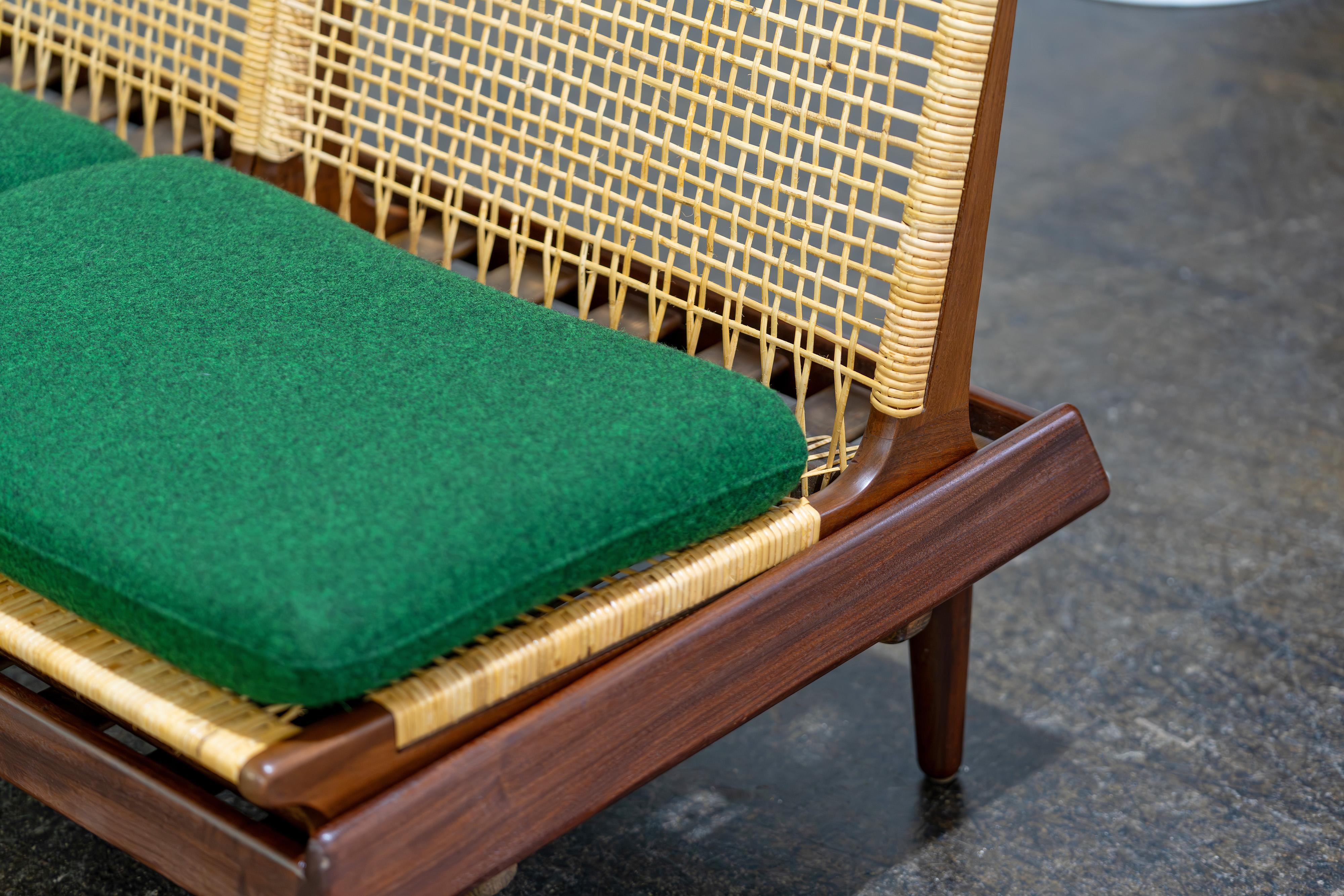 Danish Modern TV Bench Sofa Model 161 by Hans Olsen Bramin, Denmark, 1960s In Good Condition For Sale In Rosendahl, DE