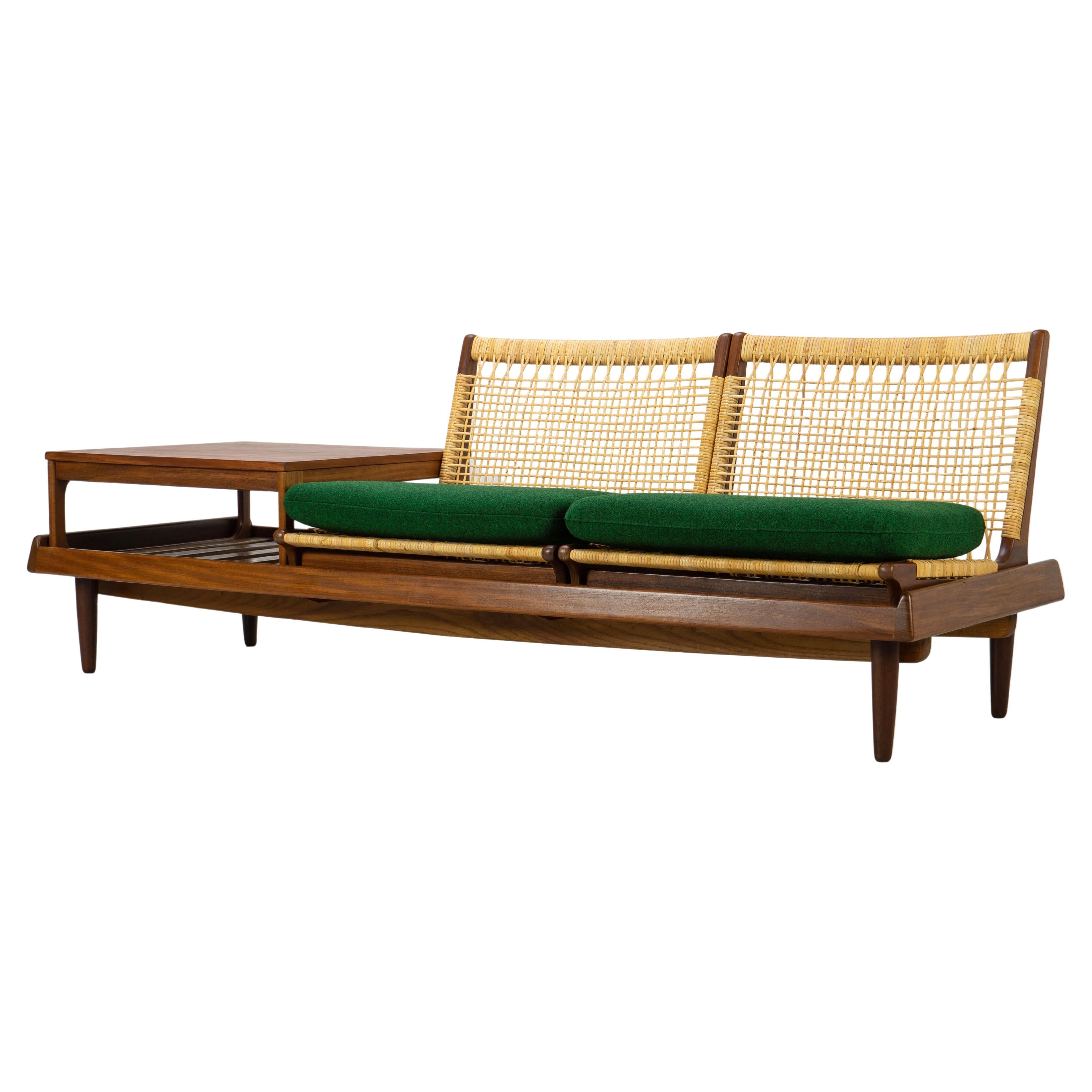 Banc TV danois moderne modèle 161 de Hans Olsen Bramin, Danemark, années 1960