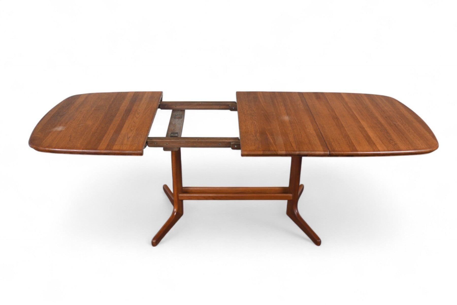 Dänischer Moderner Esstisch mit zwei Blättern und Sockel aus Teakholz im Angebot 1