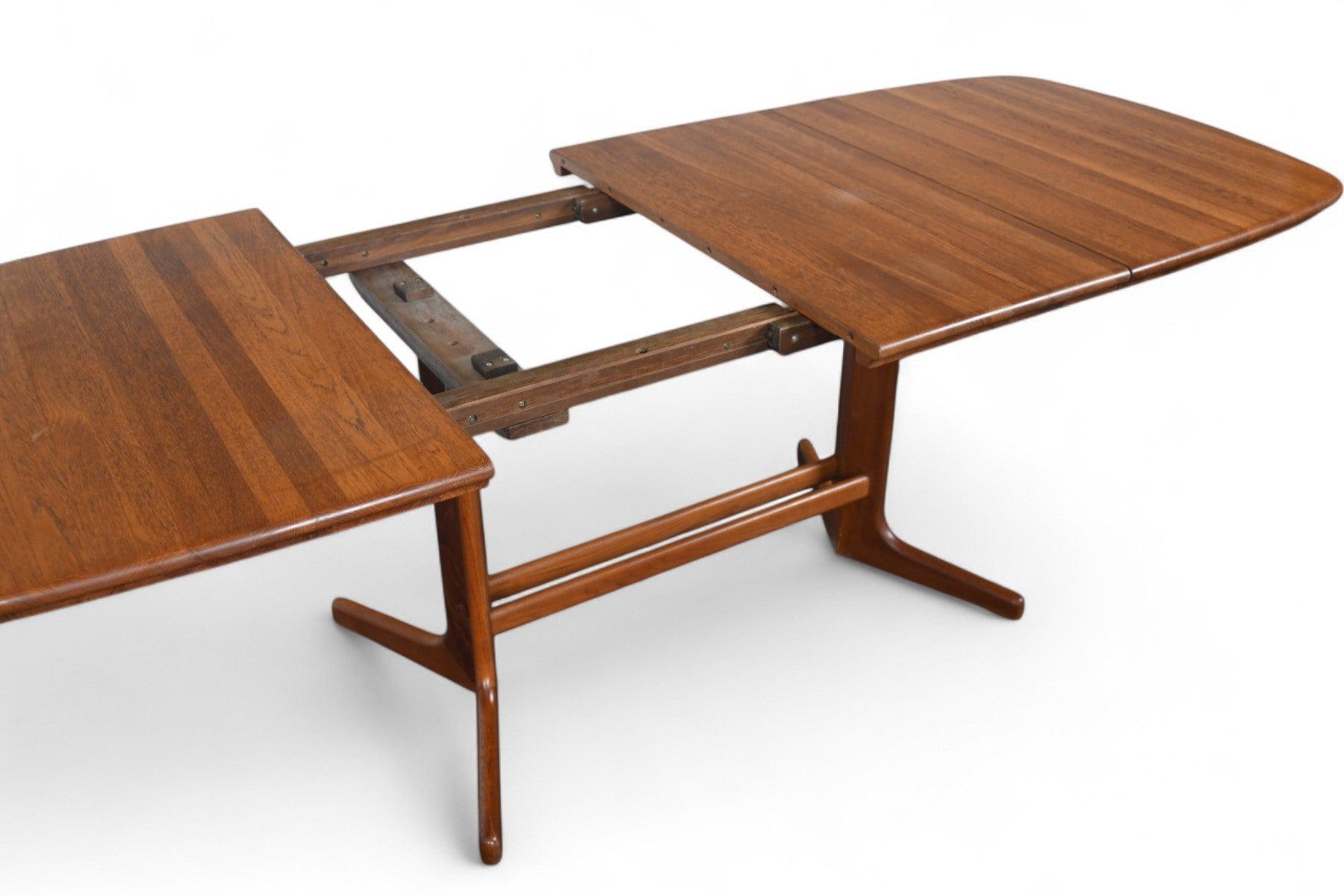 Dänischer Moderner Esstisch mit zwei Blättern und Sockel aus Teakholz im Angebot 2