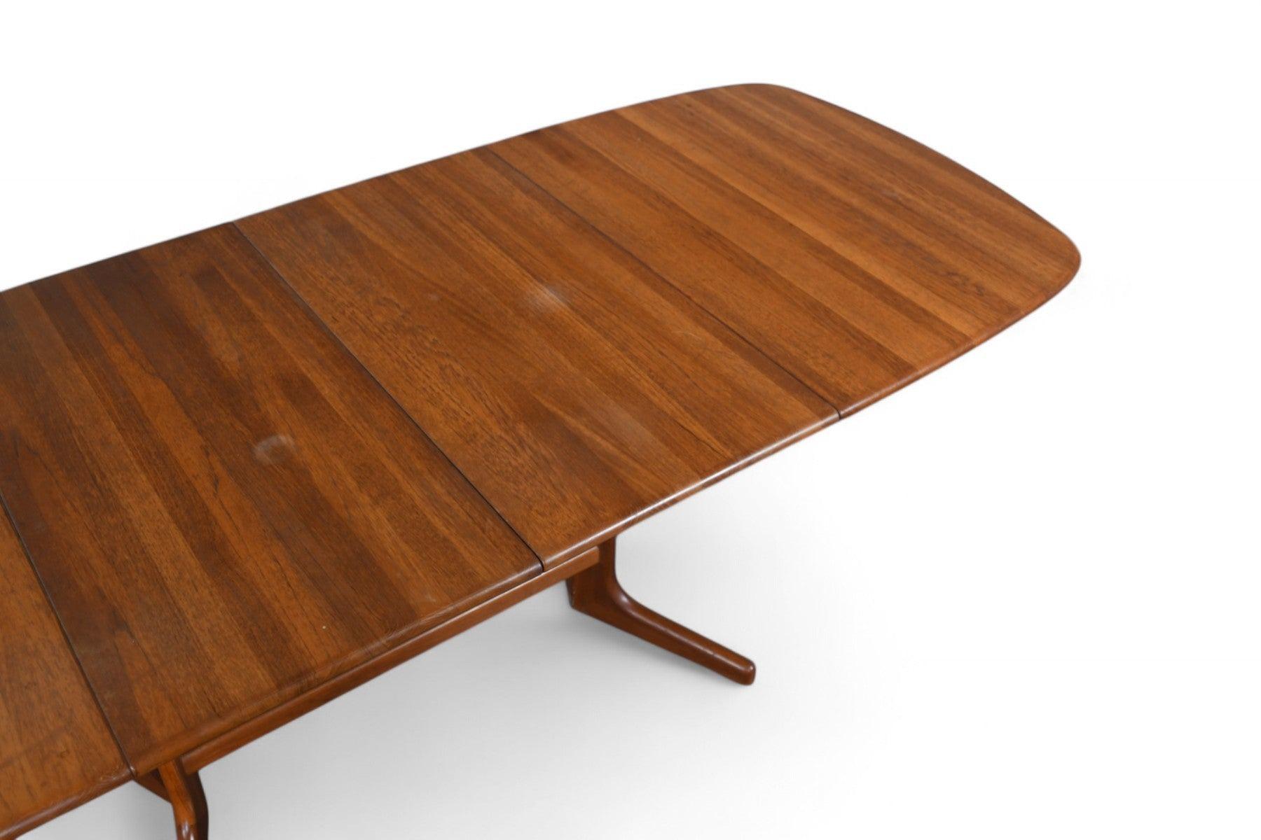 Dänischer Moderner Esstisch mit zwei Blättern und Sockel aus Teakholz im Angebot 4