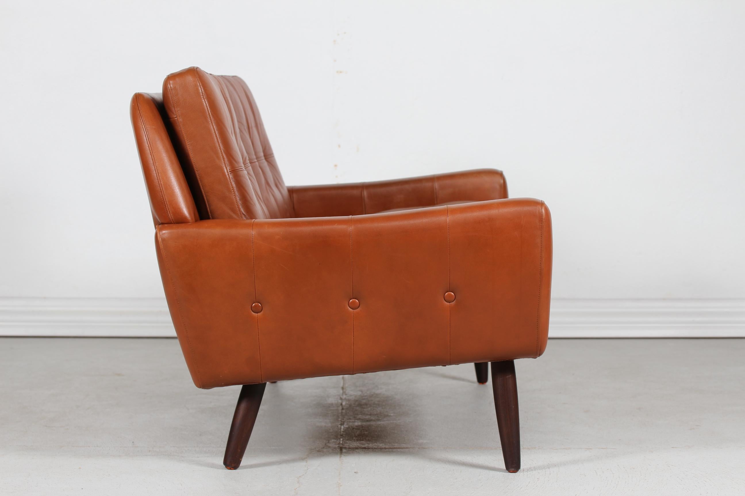 Danish Modern Two-Seat Sofa with Cognac-Colored Leather Made in Denmark 1960s In Good Condition For Sale In Aarhus C, DK