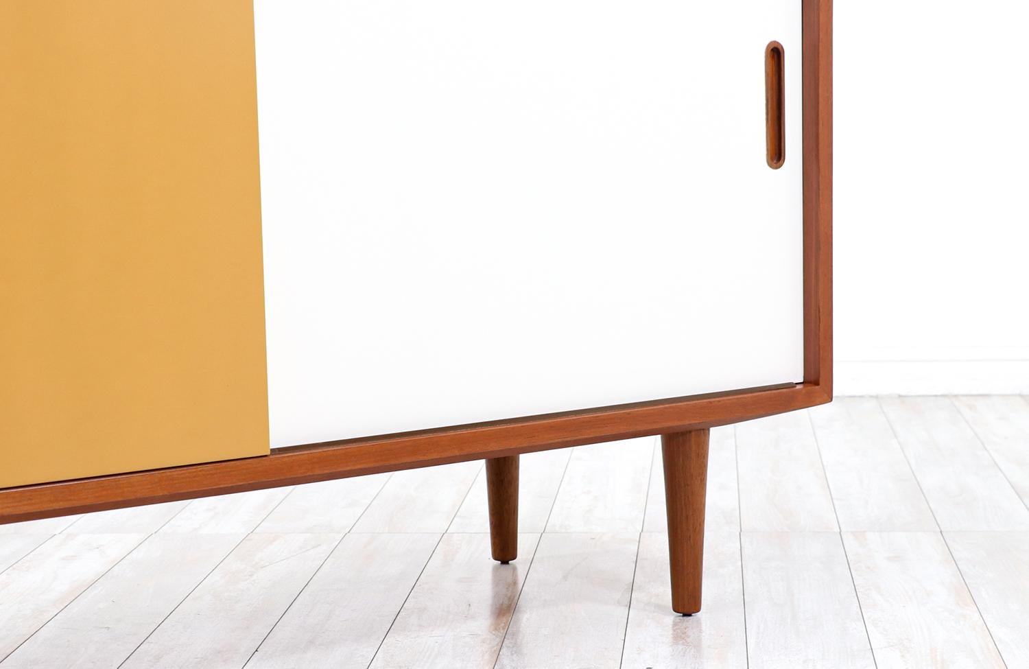 Danish Modern Two-Tone Lacquered & Teak Credenza by Carlo Jensen for Hundevad 4