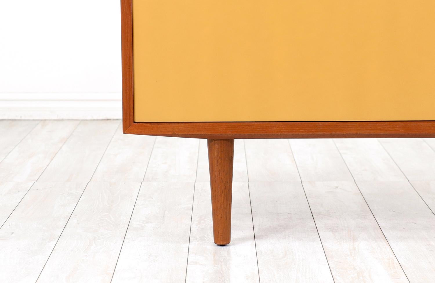 Danish Modern Two-Tone Lacquered & Teak Credenza by Carlo Jensen for Hundevad 5