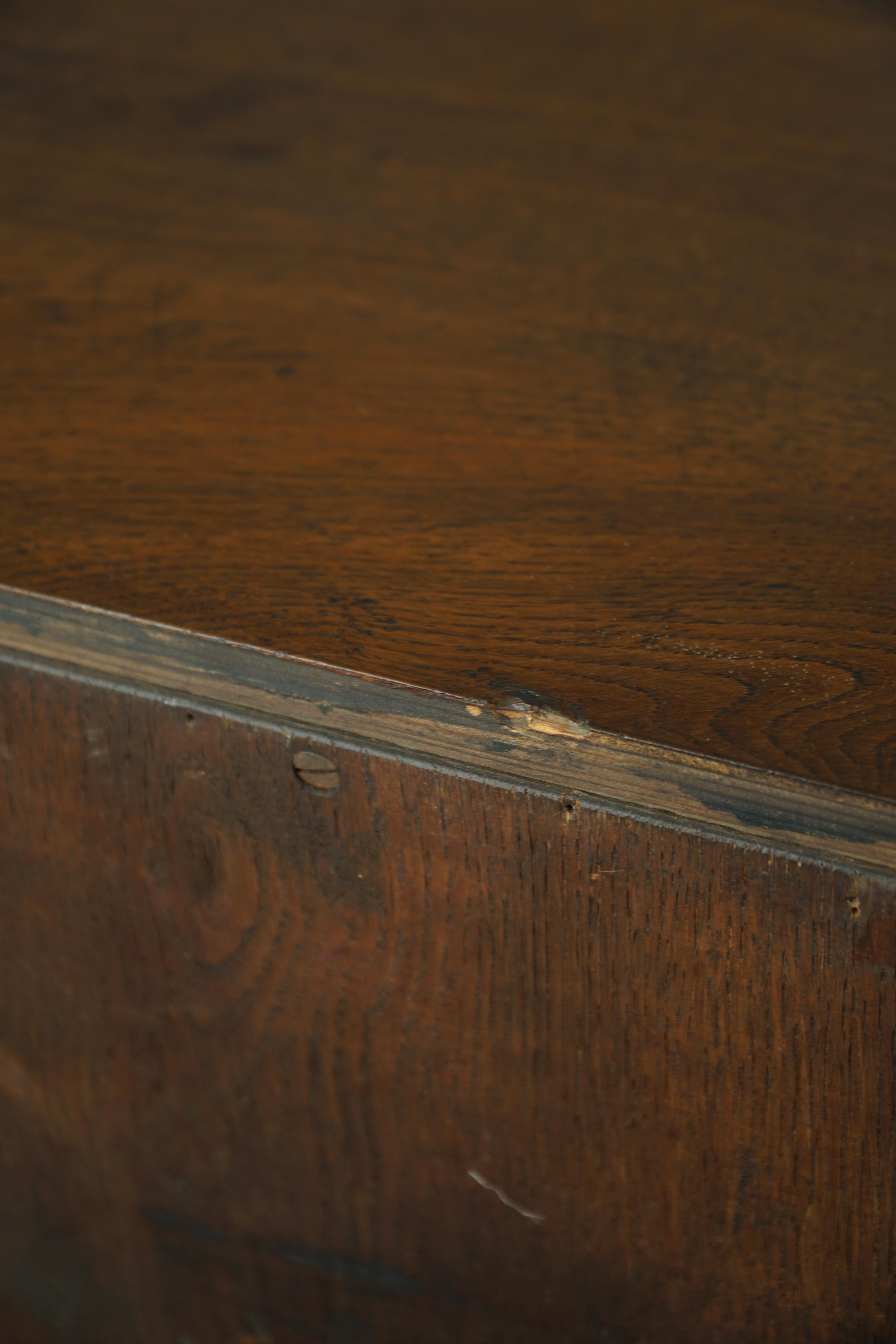 Dänischer moderner, einzigartiger handgefertigter Eichen-Sekretärschrank, Mitte 20. im Angebot 7