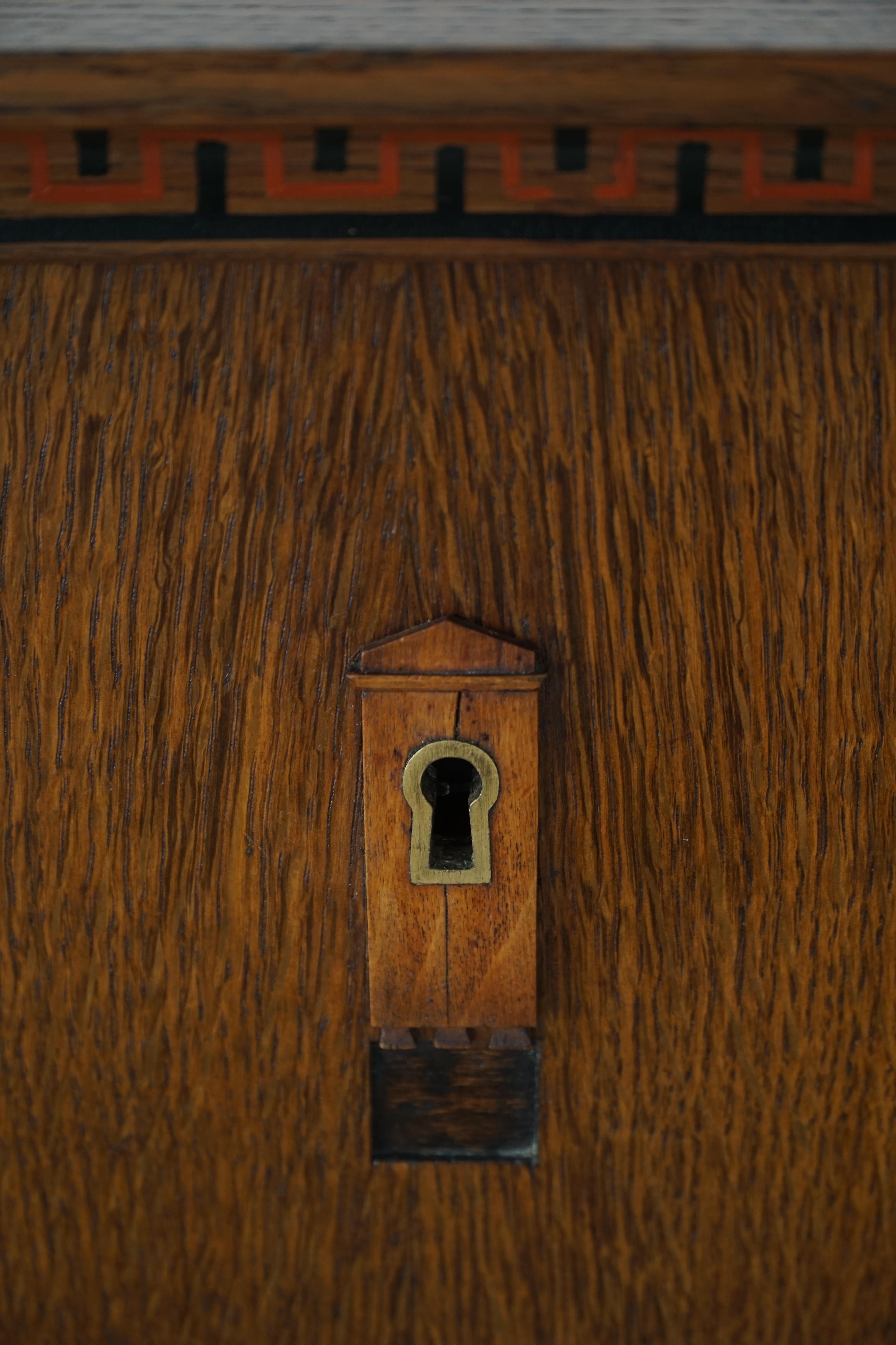 Dänischer moderner, einzigartiger handgefertigter Eichen-Sekretärschrank, Mitte 20. im Angebot 8