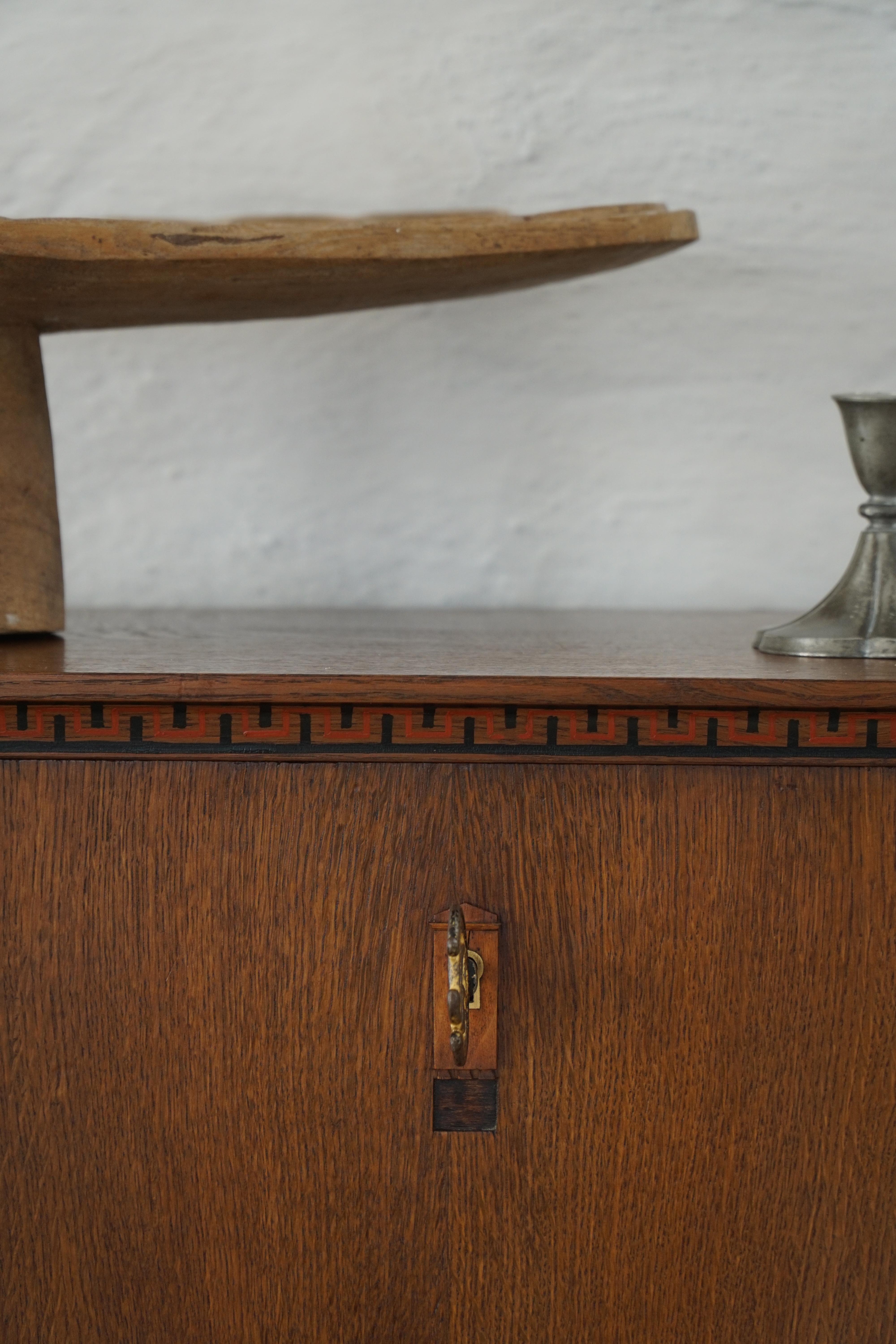 Dänischer moderner, einzigartiger handgefertigter Eichen-Sekretärschrank, Mitte 20. im Angebot 2