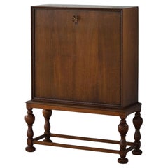 Dänischer moderner, einzigartiger handgefertigter Eichen-Sekretärschrank, Mitte 20.