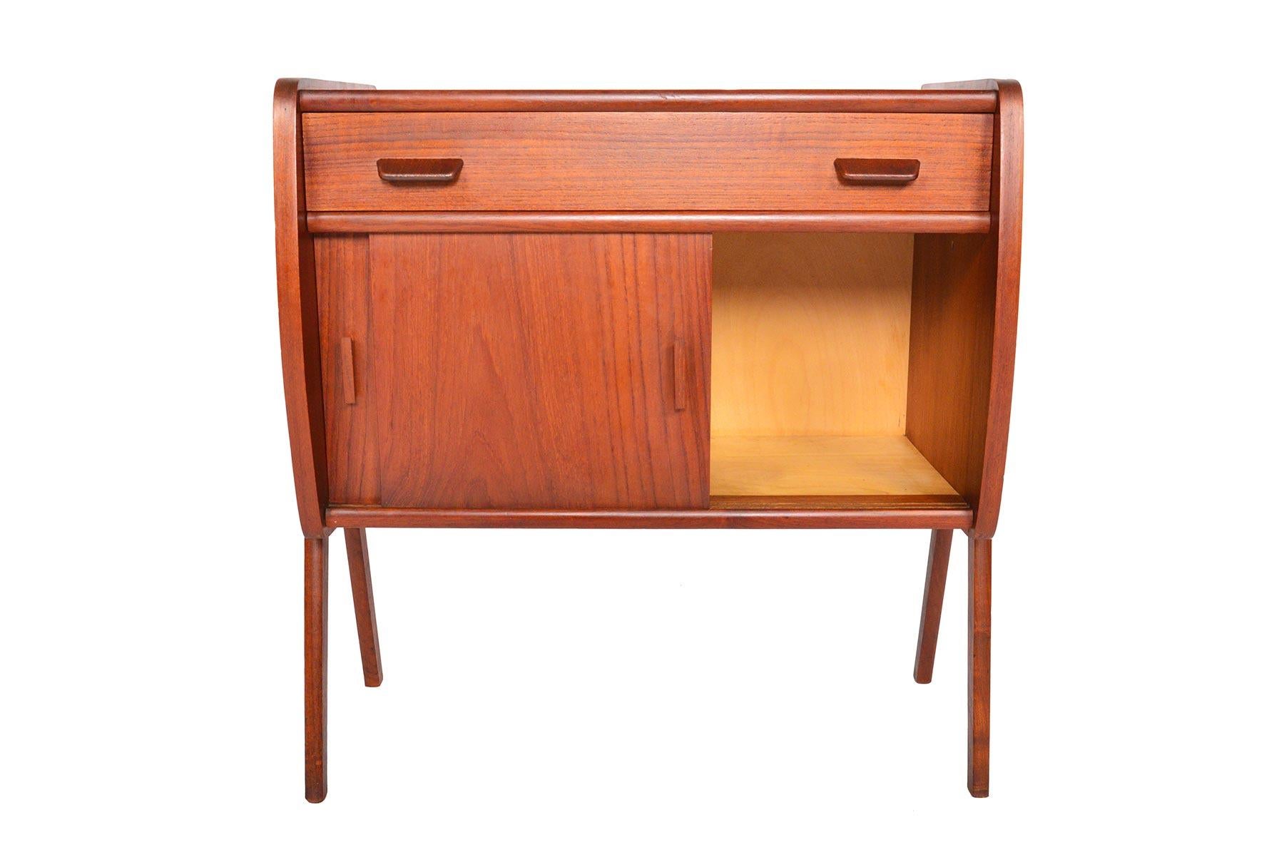 Danish Modern V-Leg Entry Chest in Teak In Excellent Condition In Berkeley, CA