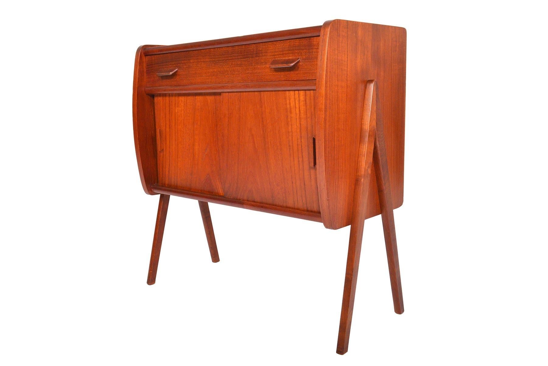 Danish Modern V-Leg Entry Chest in Teak 3