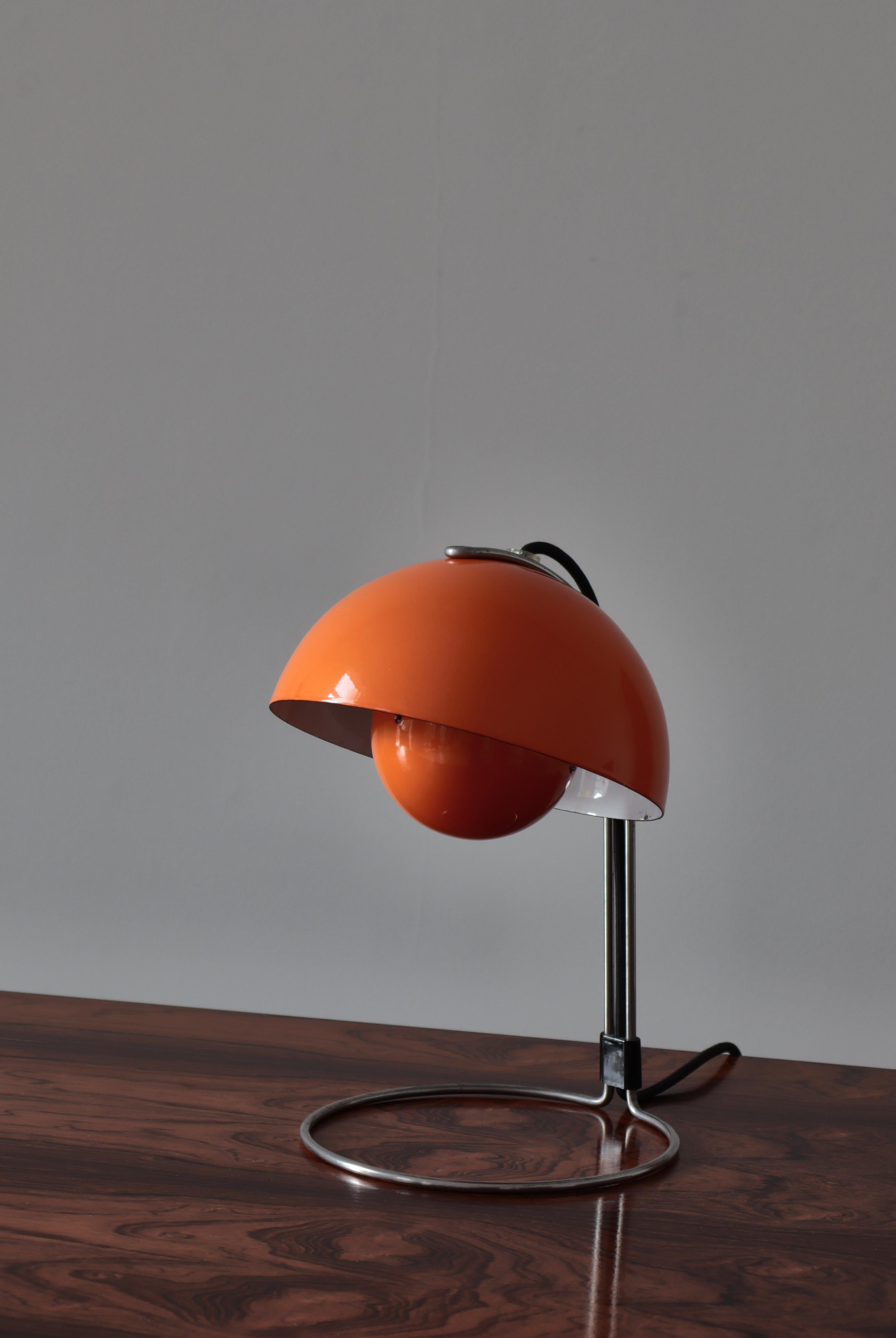 Scandinave moderne Lampe de table moderne danoise Verner Panton orange, Louis Poulsen, 1968 en vente
