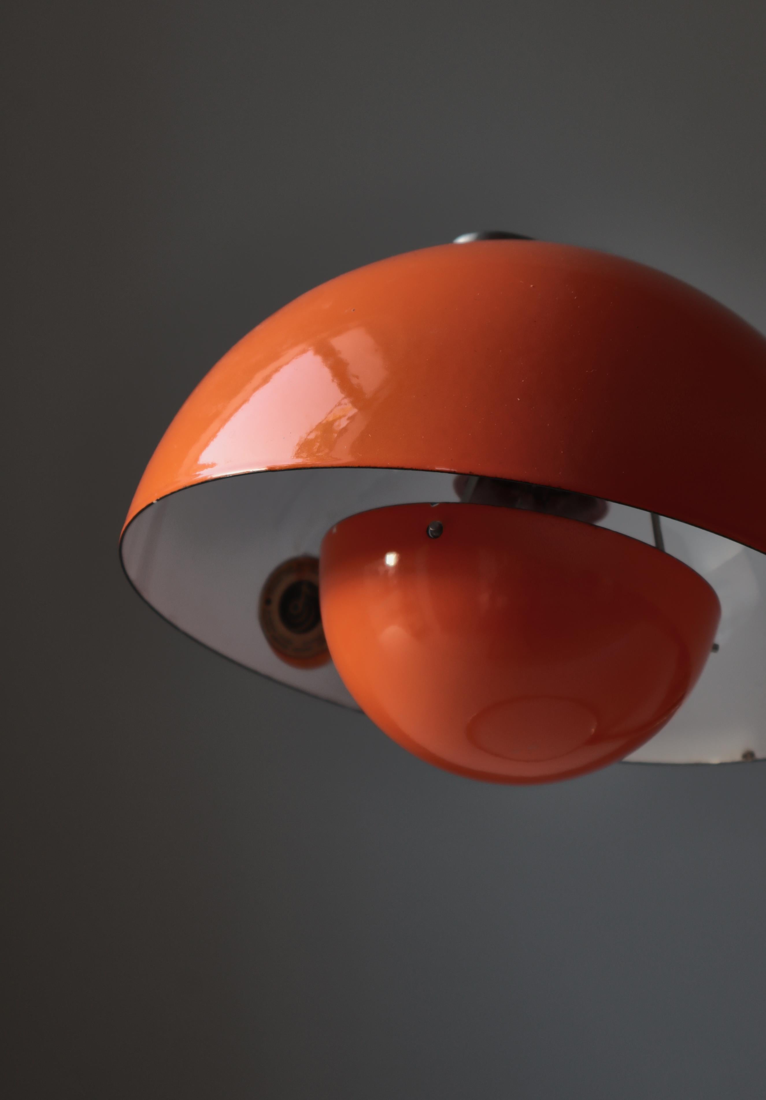 Métal Lampe de table moderne danoise Verner Panton orange, Louis Poulsen, 1968 en vente