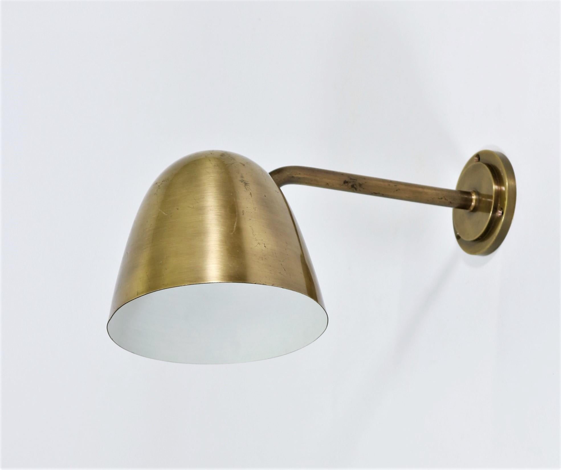 Scandinavian Modern Danish Modern Vilhelm Lauritzen 1940s Wall Lamp in Brass for Fog & Morup Denmark