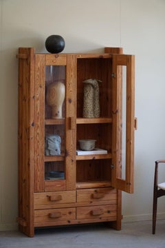 Danish Modern, Vitrine in Pomeranian Pine, Hans Frydendal, "Christian IV", 1970s