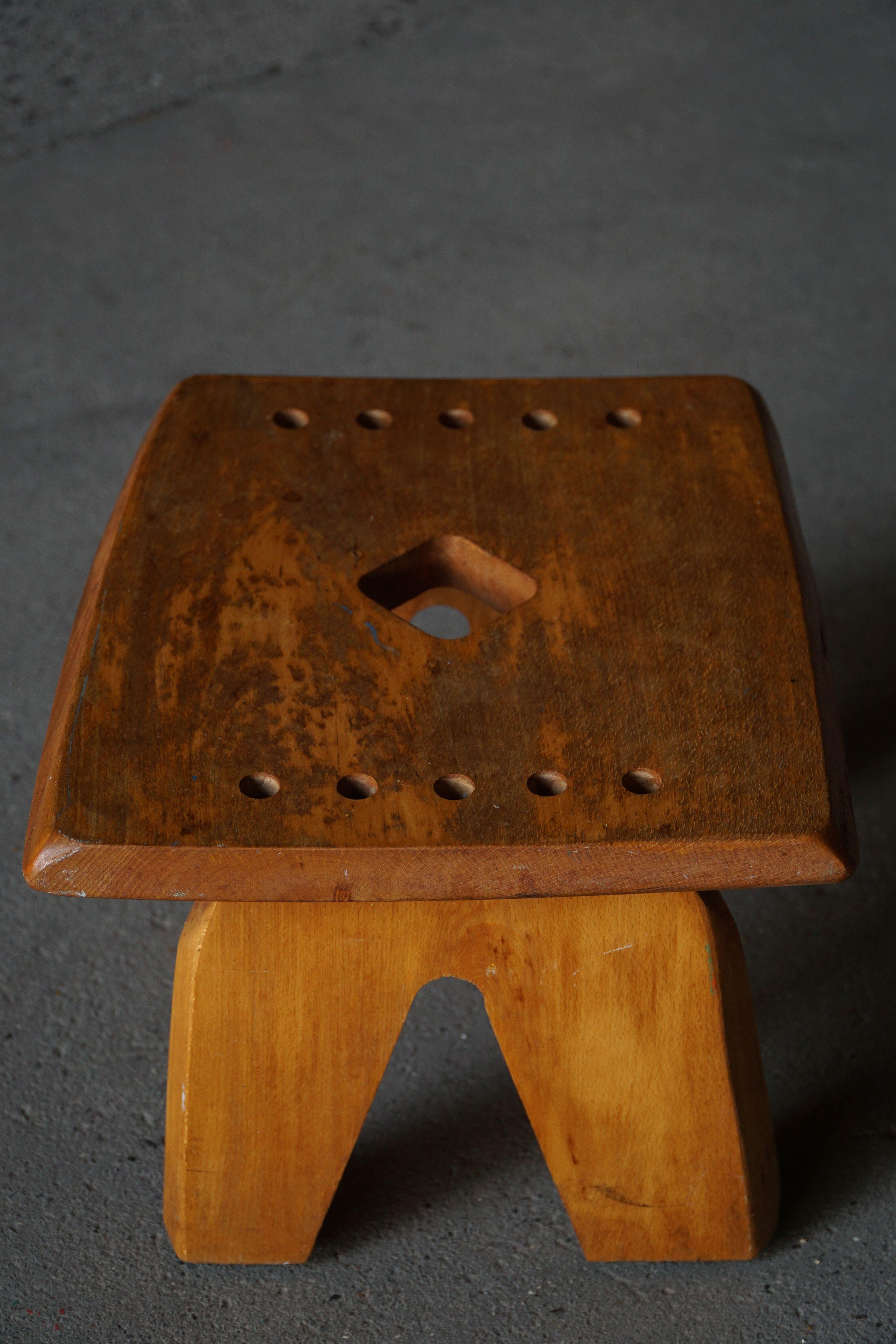 Taburete Wabi Sabi, moderno danés, en olmo macizo, Escandinavia, años 60 Olmo en venta