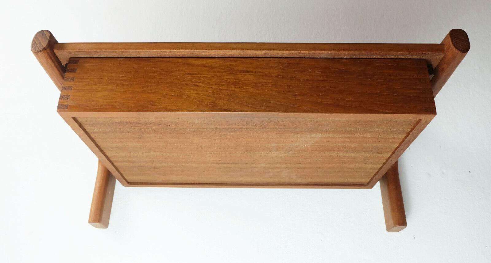 danish modern wall mounted floating SHELF with drawer solid teak borge mogensen  In Good Condition In Mannheim, DE