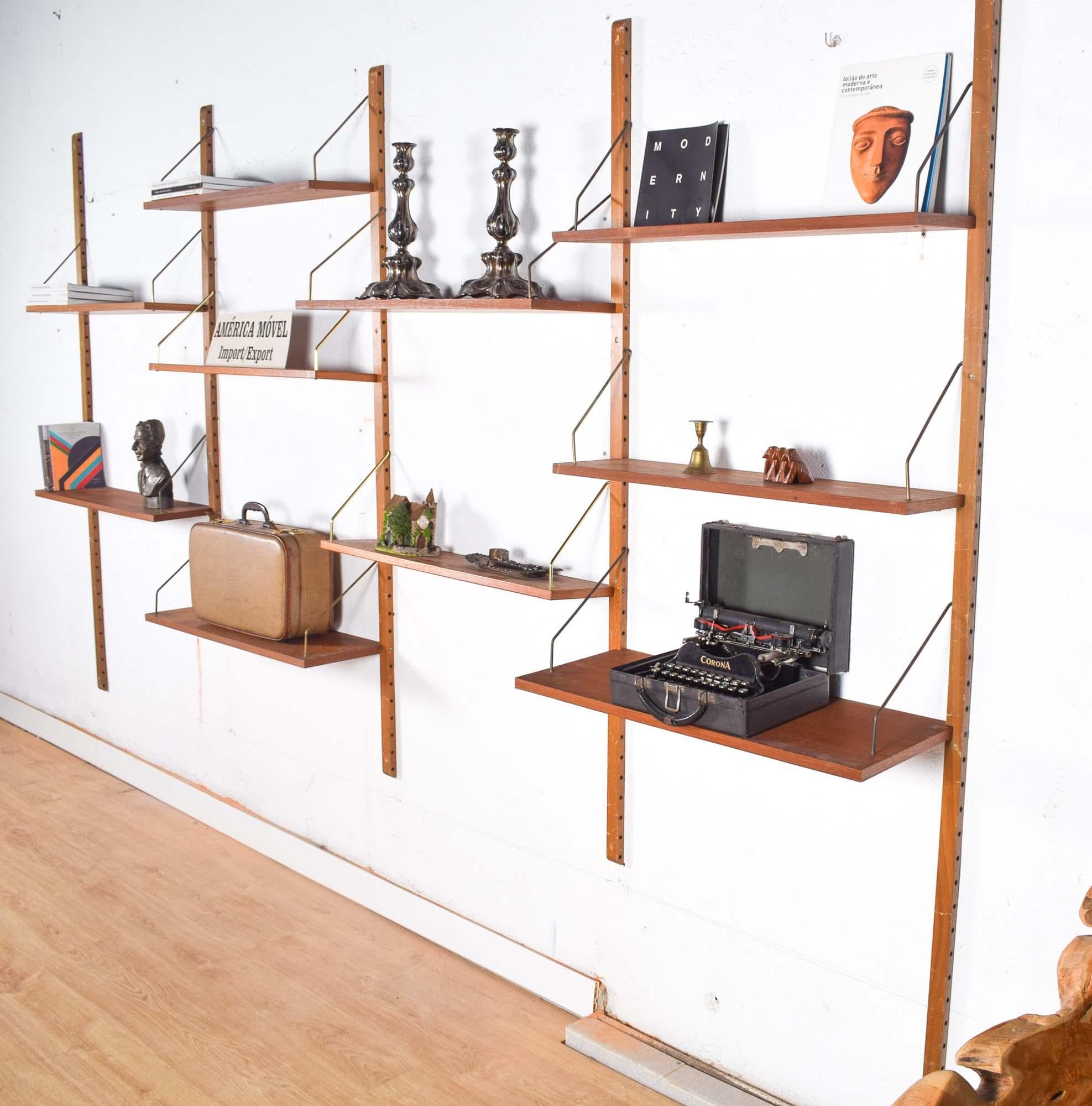 Danish Modern Wall Unit by Kai Kristiansen for Feldballes Mobelfabrik In Good Condition In Lisboa, Lisboa